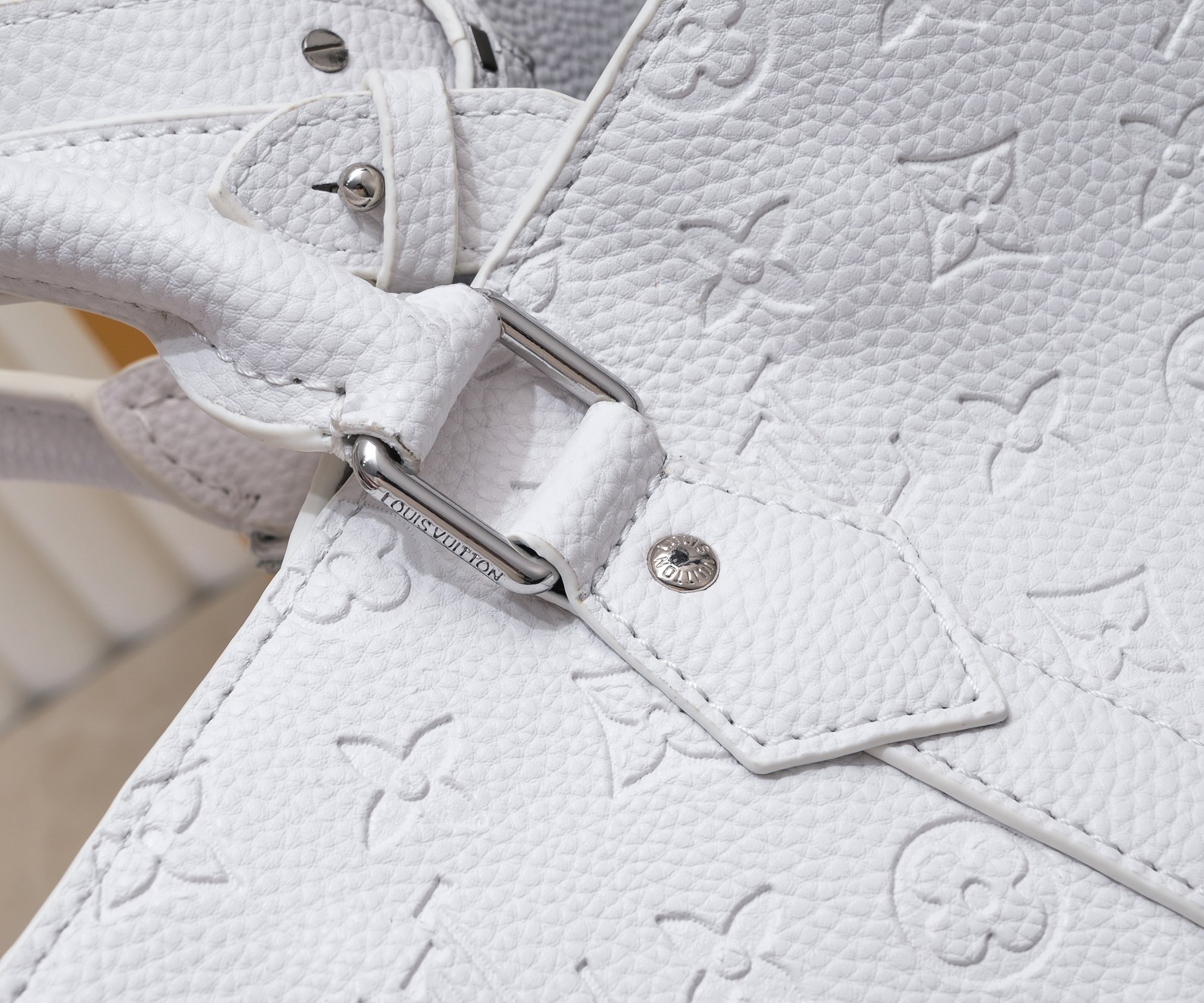 Louis Vuitton x YK Sac Plat M21679 44.0 x 33.0 x 18.0cm