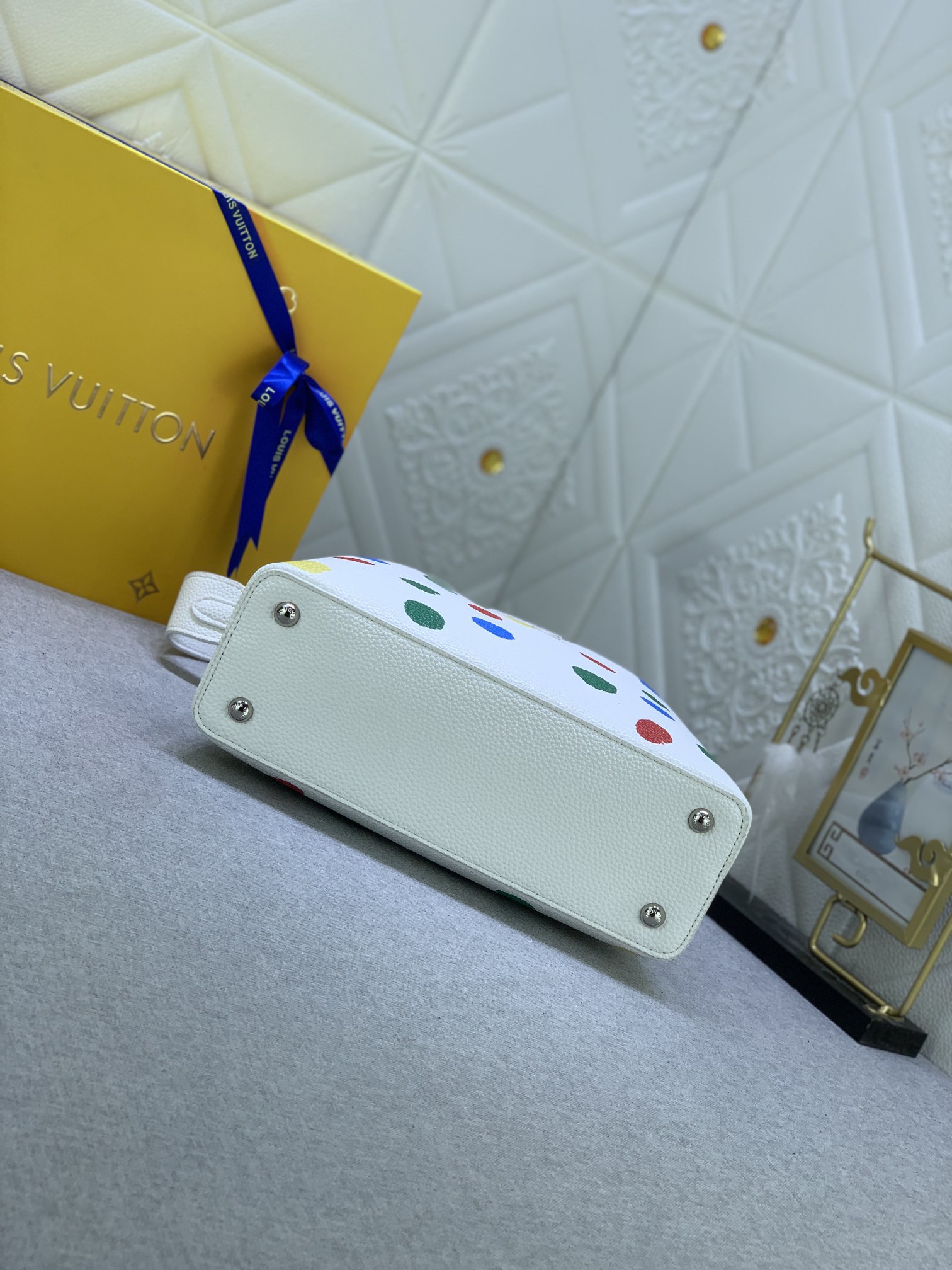 Louis Vuitton x YK Capucines M21663 (3) 27x18x9cm