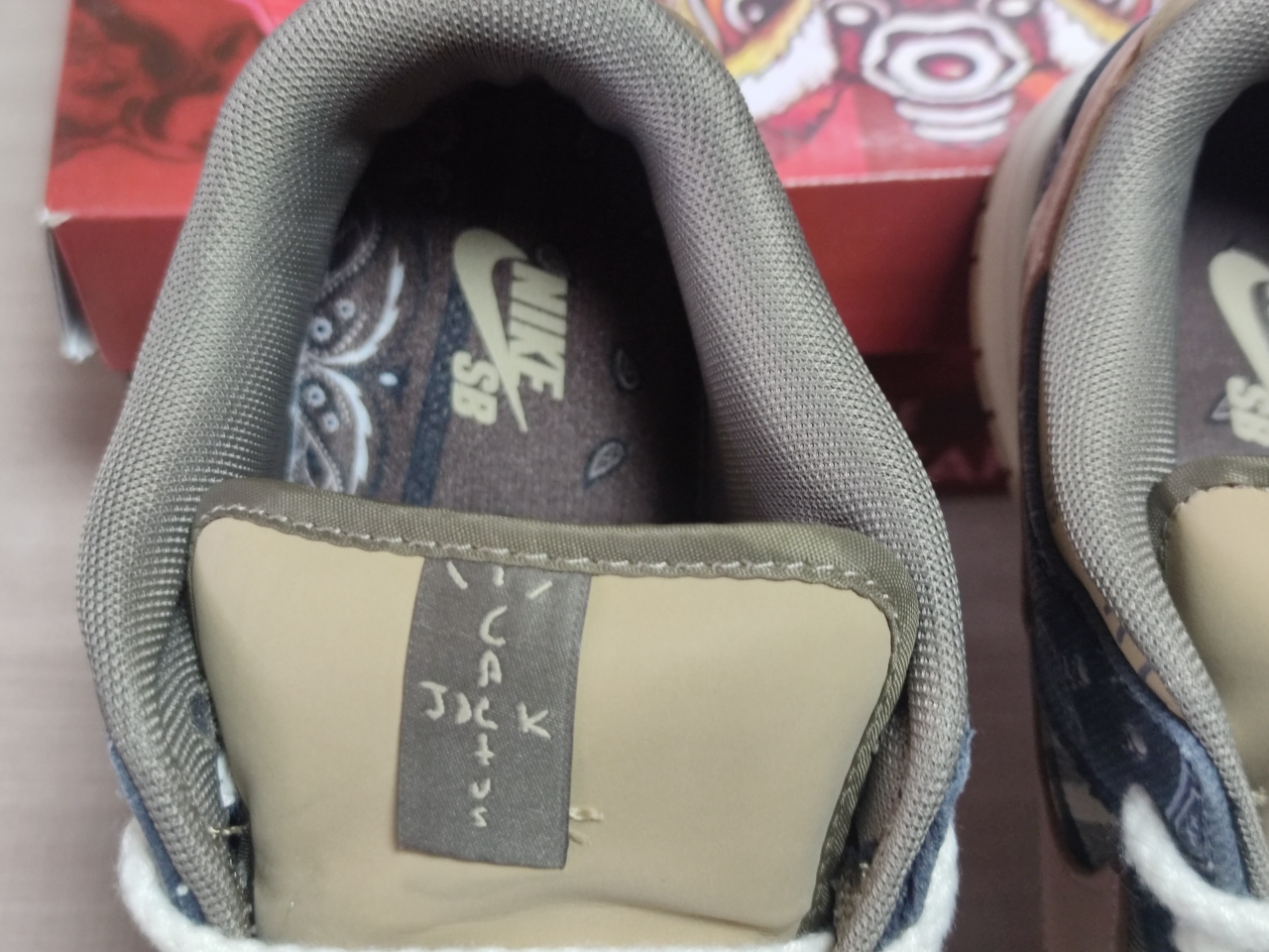 SB Dunk Low Travis Scott CT5053-001