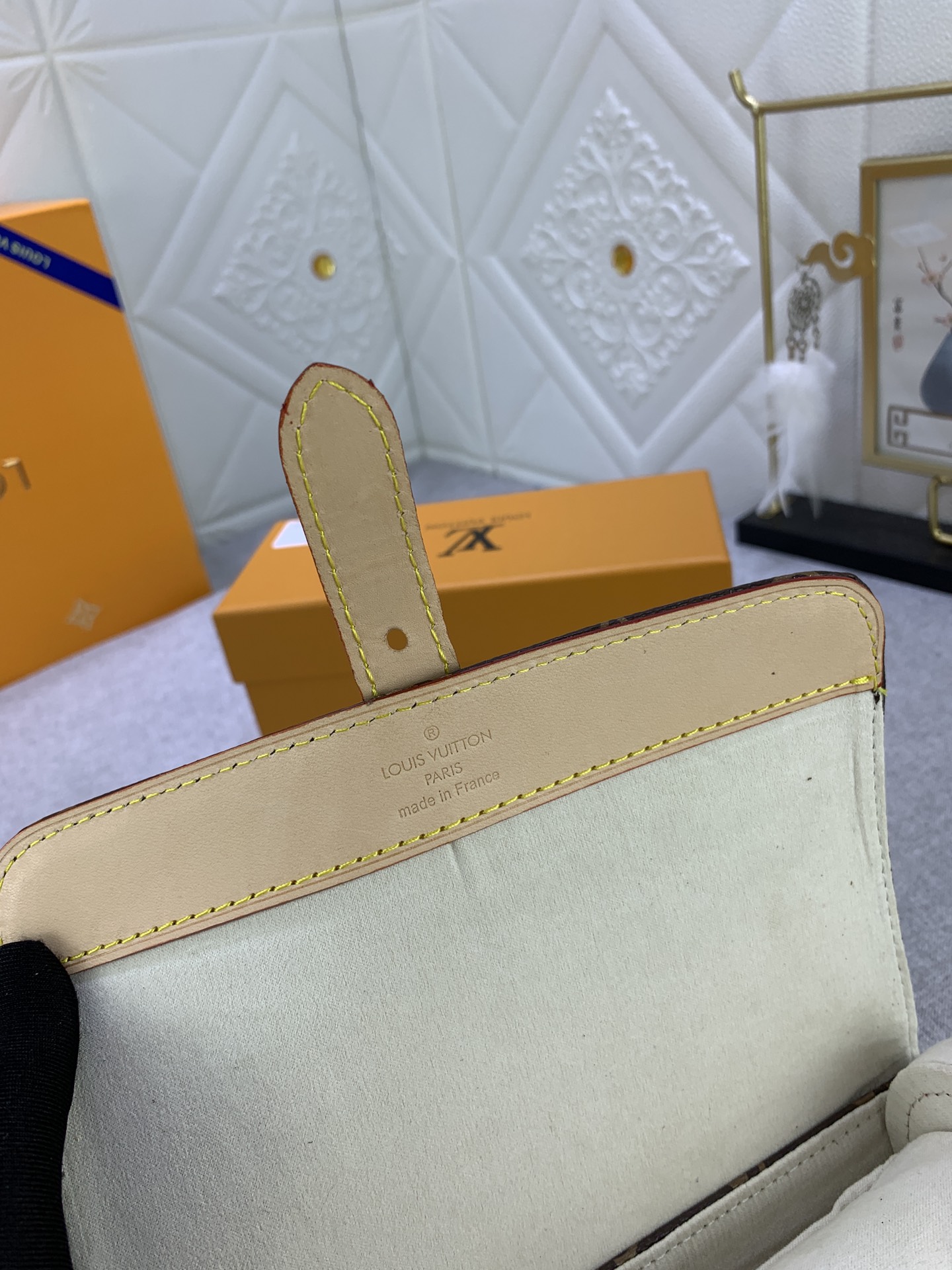 Louis Vuitton M47530 (7) 20 x 8 x 8 cm