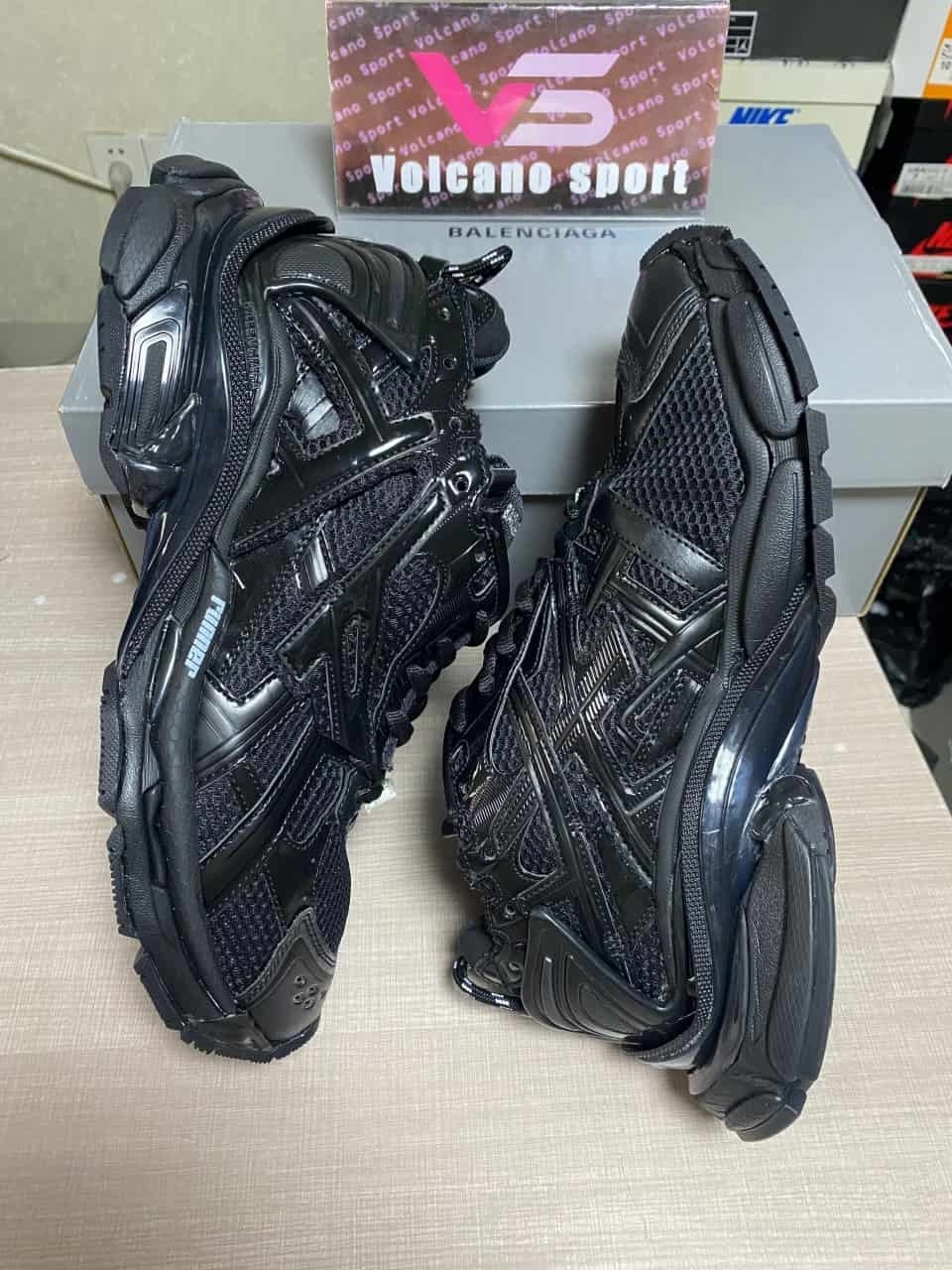 Bale*ciaga Runner Black