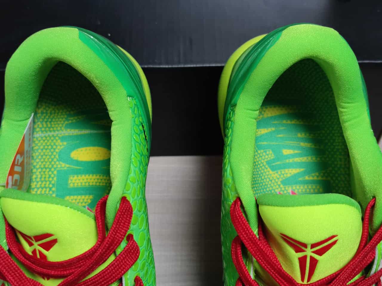 Kobe 6 Protro Grinch CW2190 300