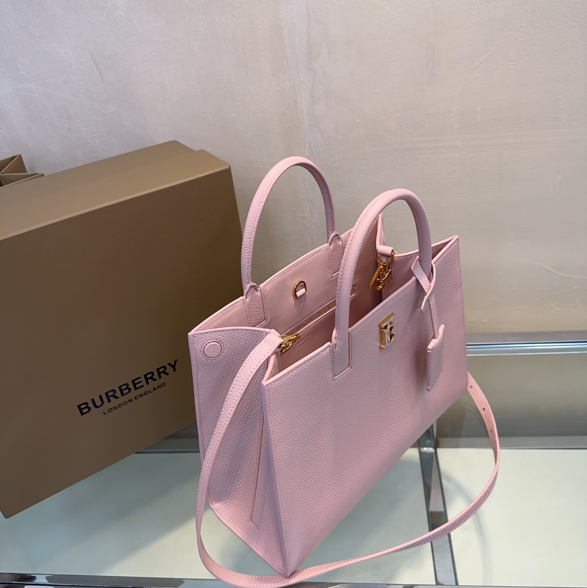 Burberry 9761 32.5 x 12 × 24cm