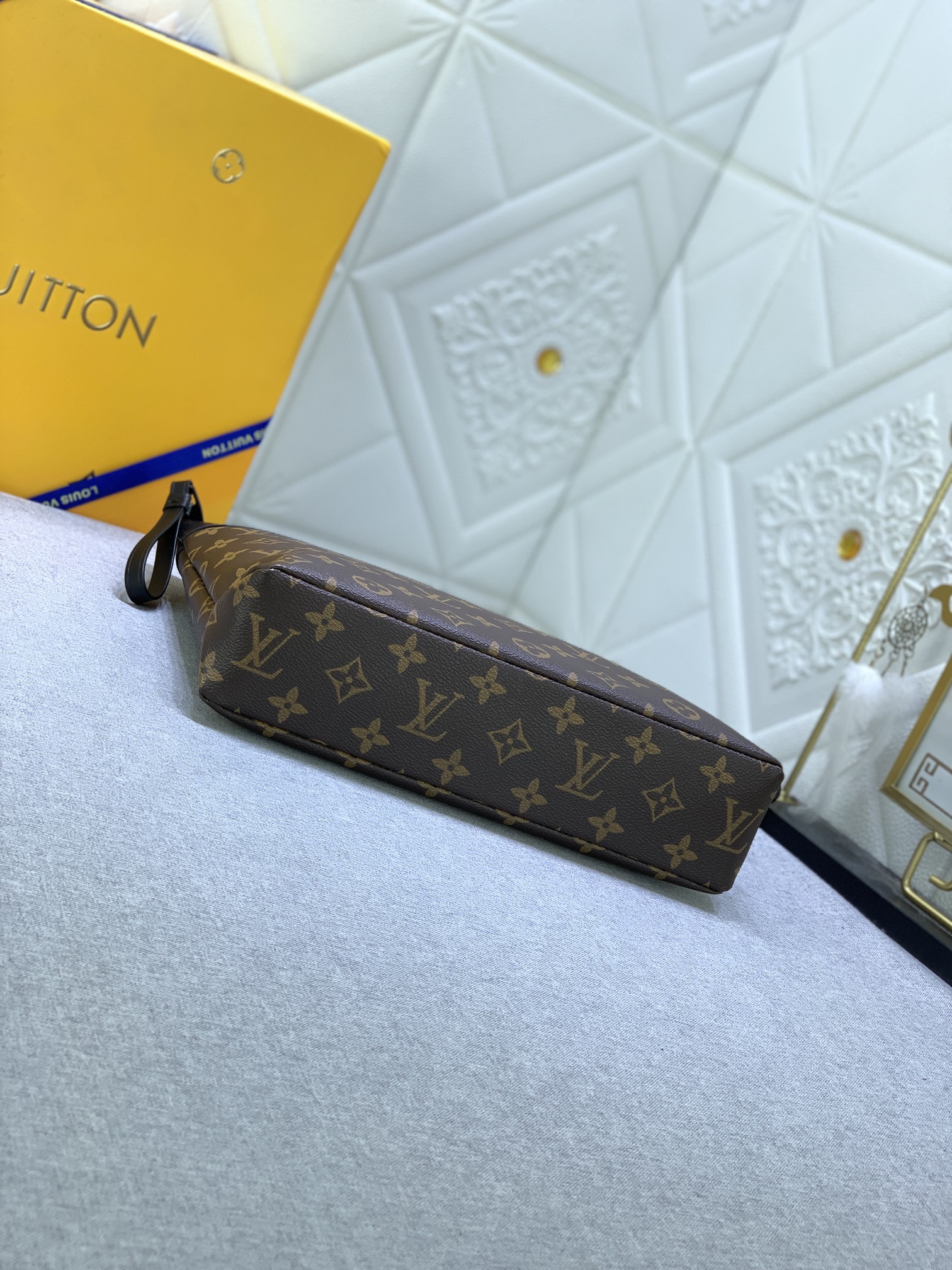 Louis Vuitton pochette voyage souple M82545 32 x 21 x 8cm