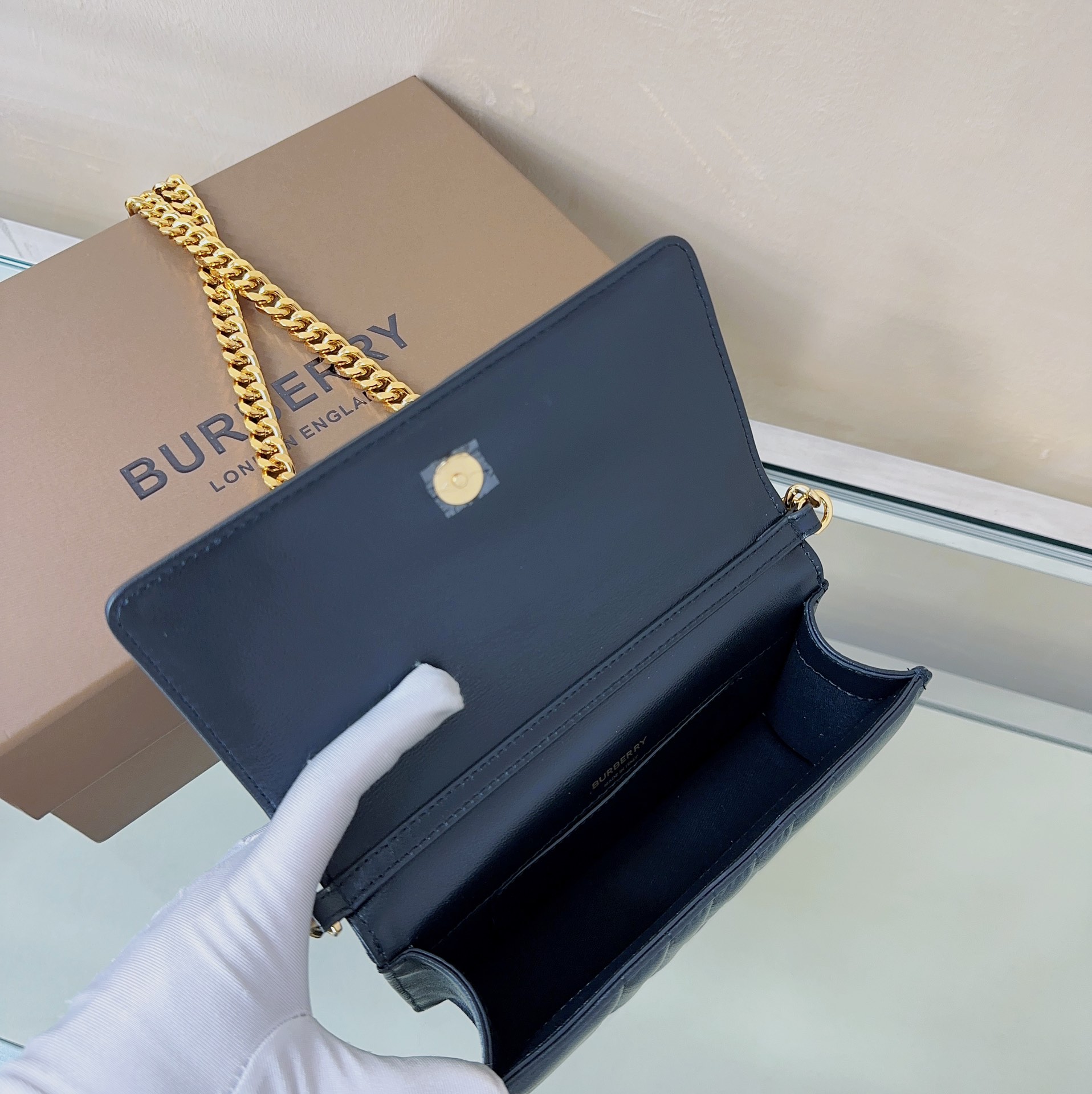 Burberry 144150 (4) 20 × 5 x 12cm