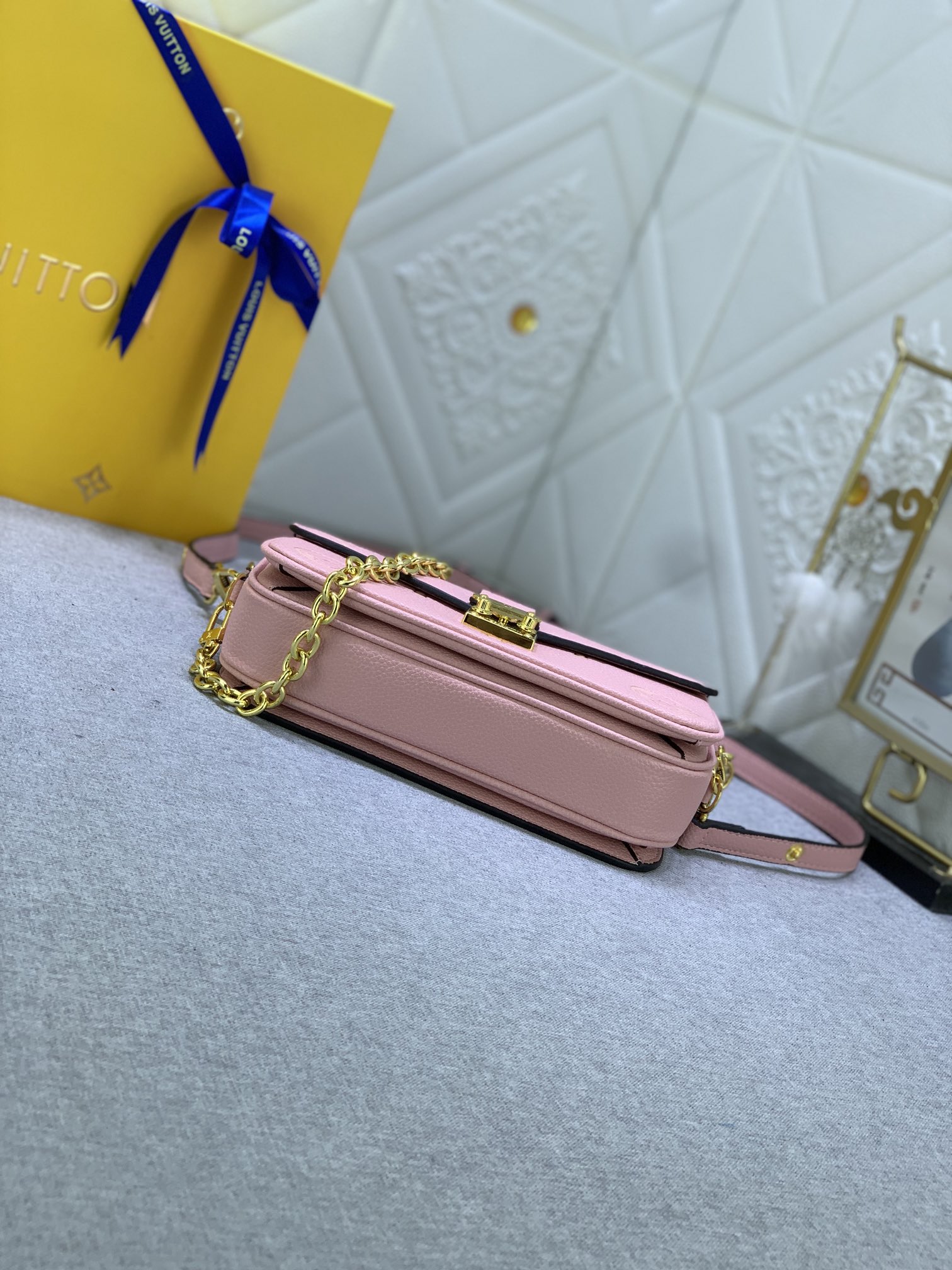 Louis Vuitton Pochette Métis East West M46279 (4) 21.5 x 13.5 x 6.0cm