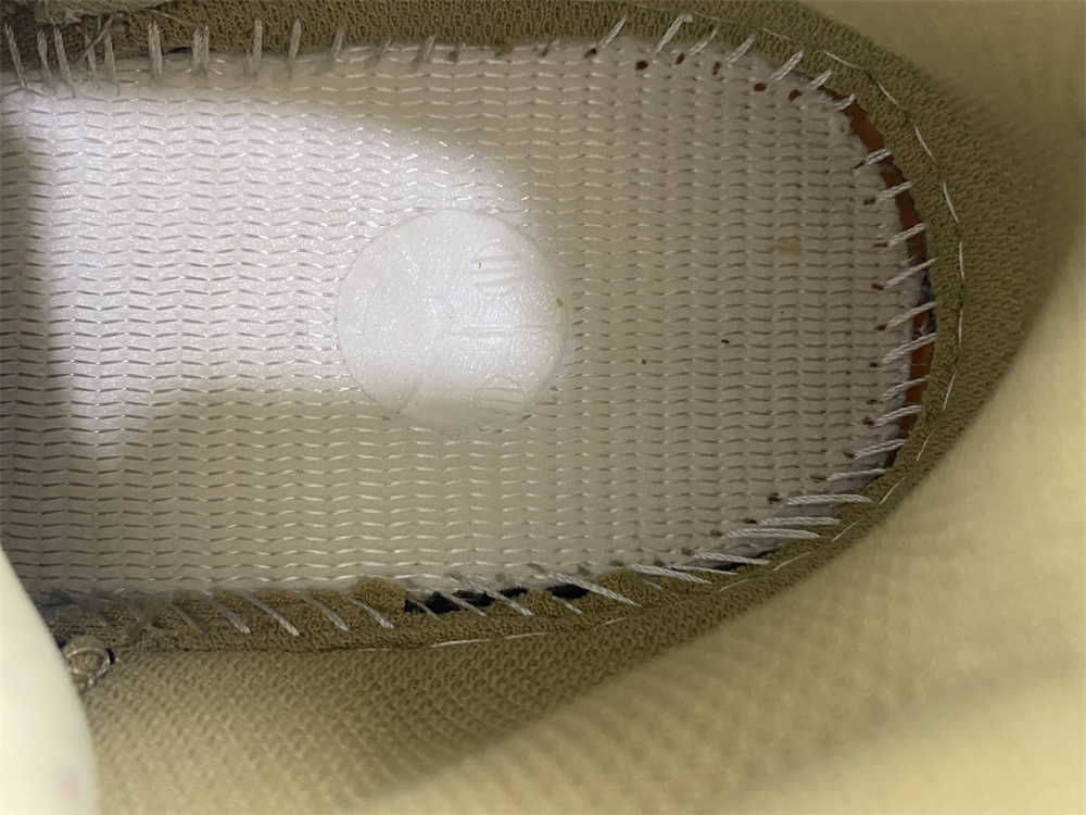 adidas Yeezy Boost 700Enflame Amber