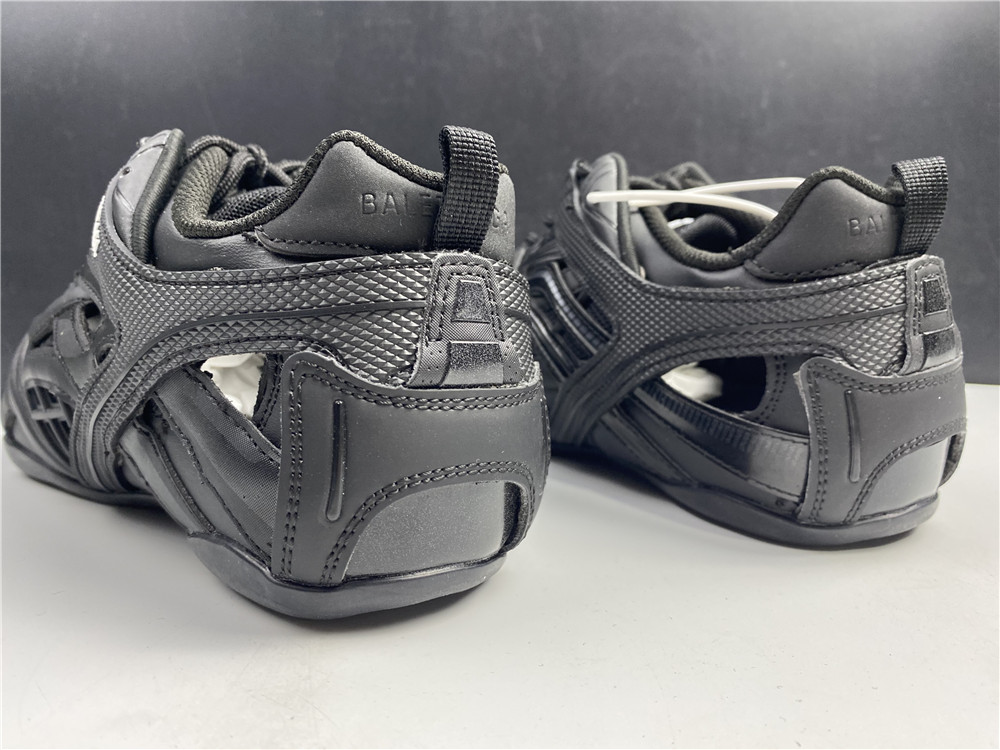 (WMNS) Balenciaga Drive Sneaker 'Triple Black' 624344W2FN11000