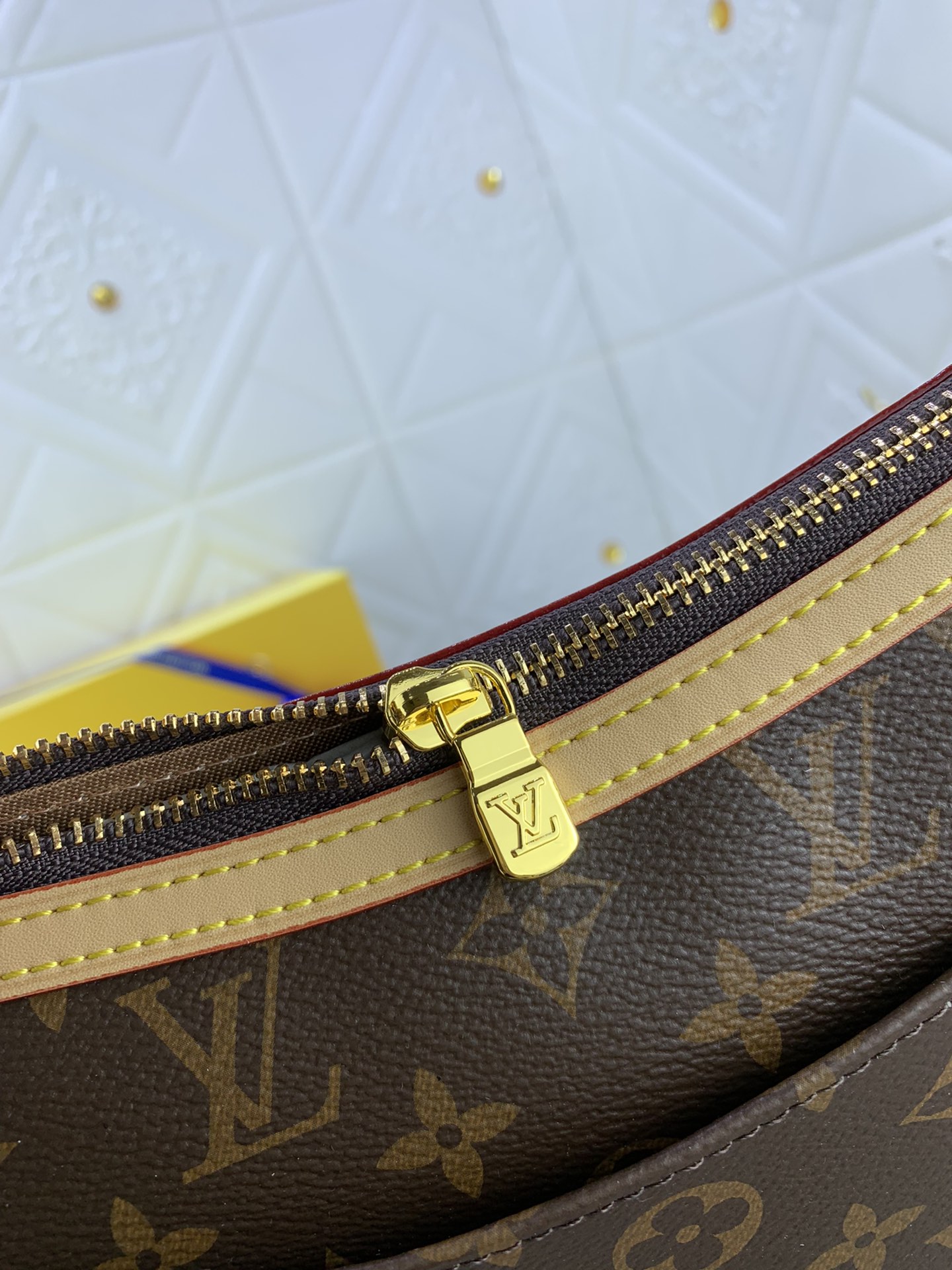 Louis Vuitton ODéON M56389