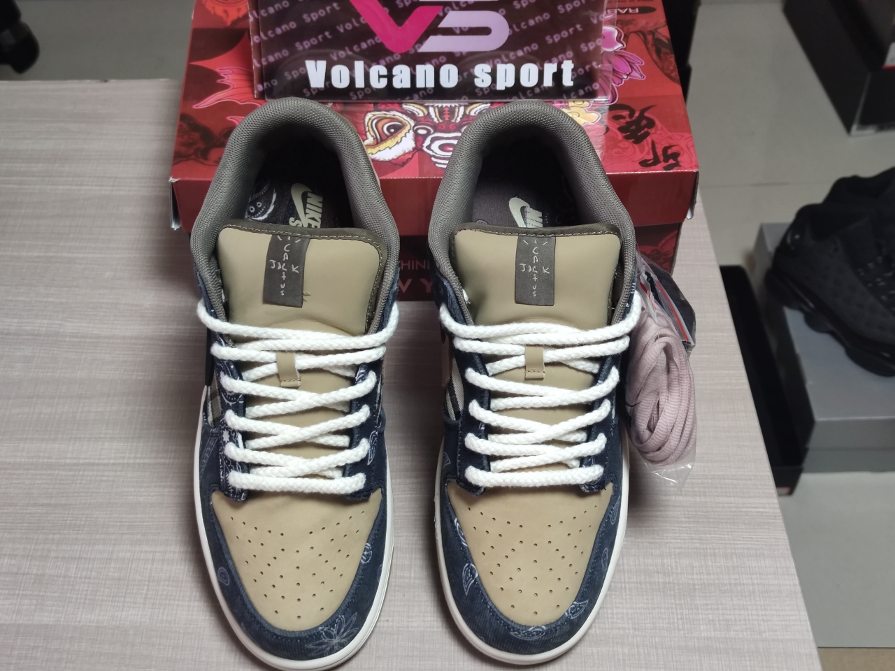 SB Dunk Low Travis Scott CT5053-001