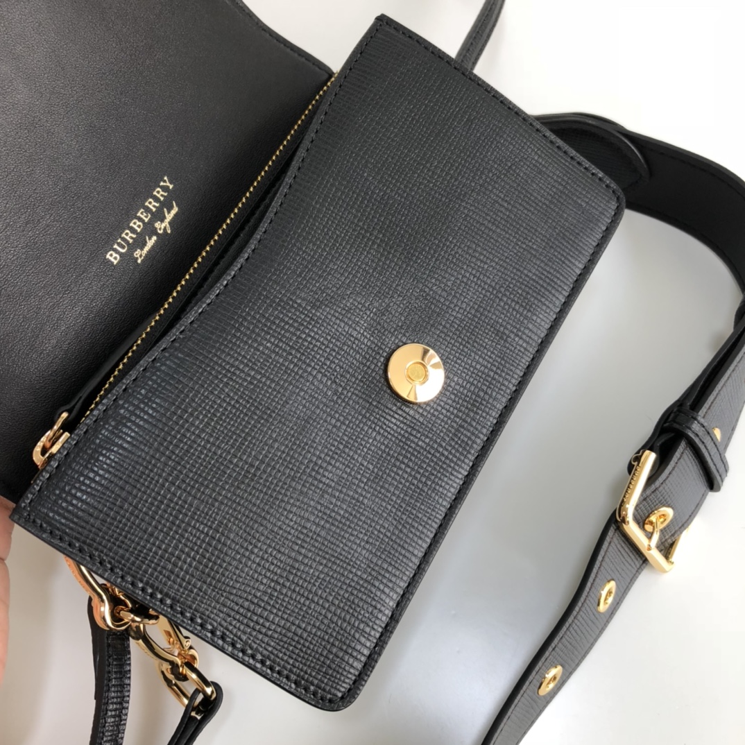 Burberry The Buckle 460160 (4) 19.5512cm