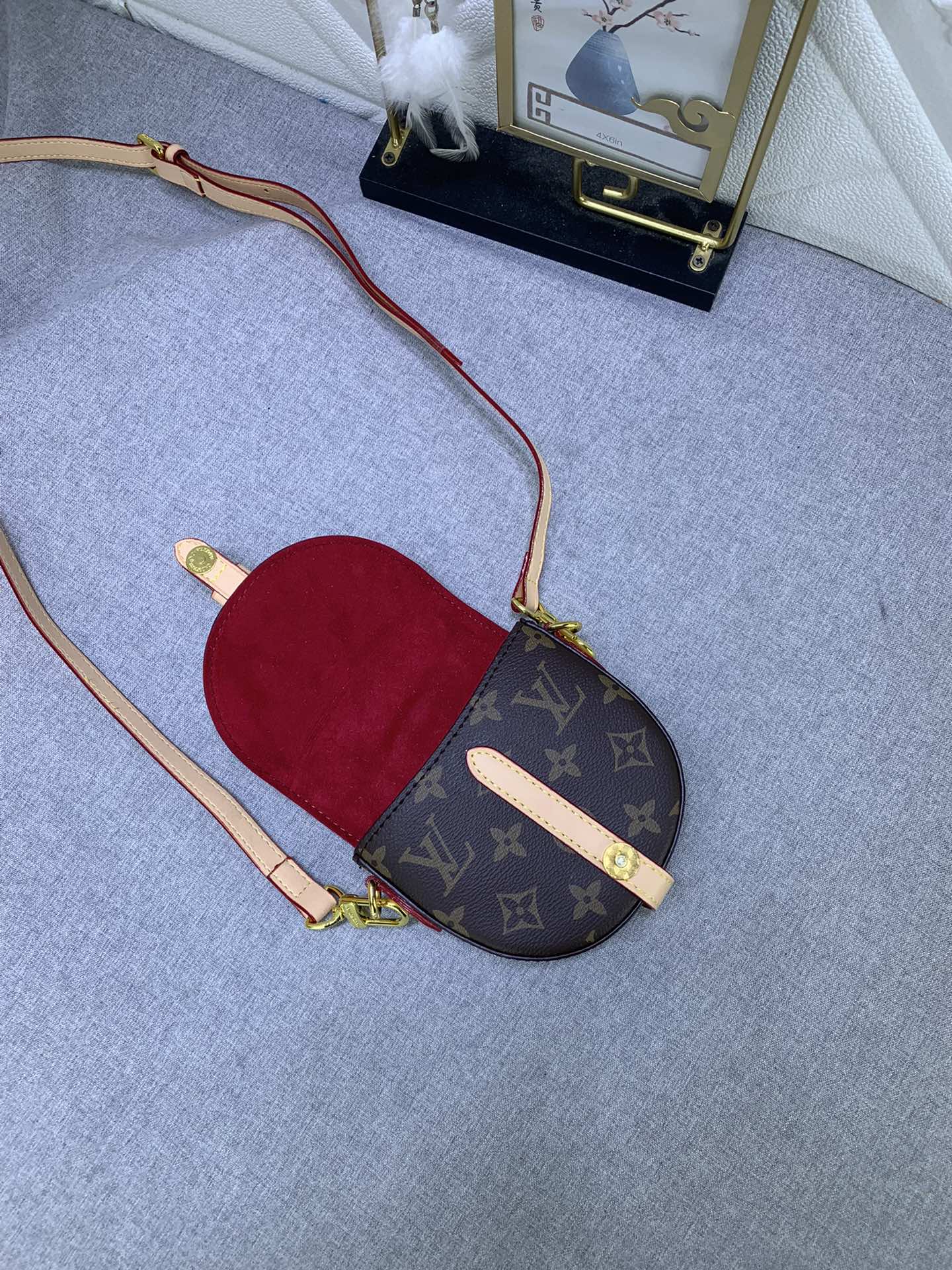 Louis Vuitton Micro Chantilly M46643 12.5 x 13.0 x 4.0cm