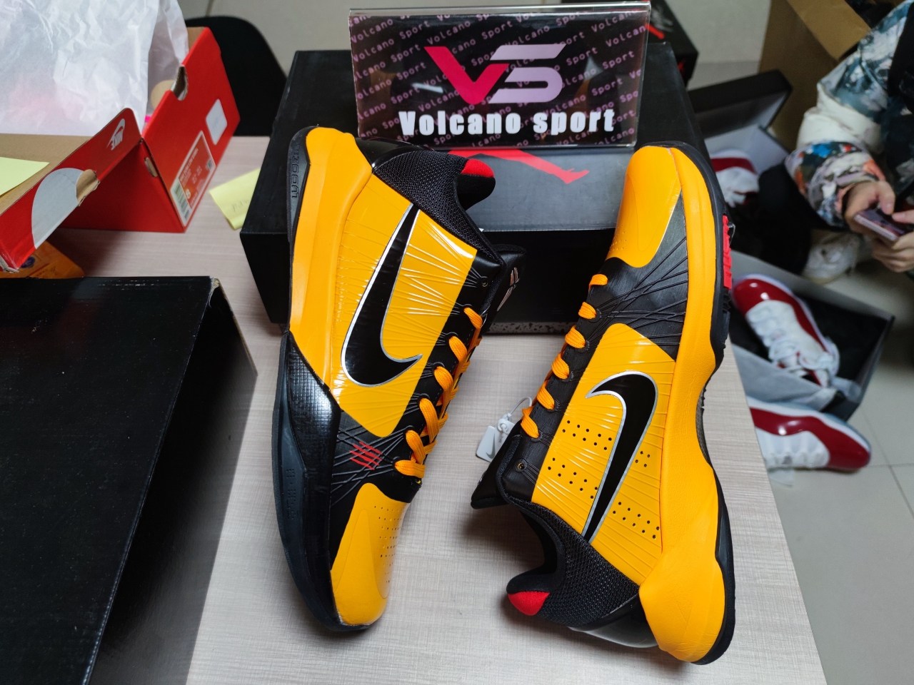 Kobe 5 Protro Bruce Lee CD4991 700