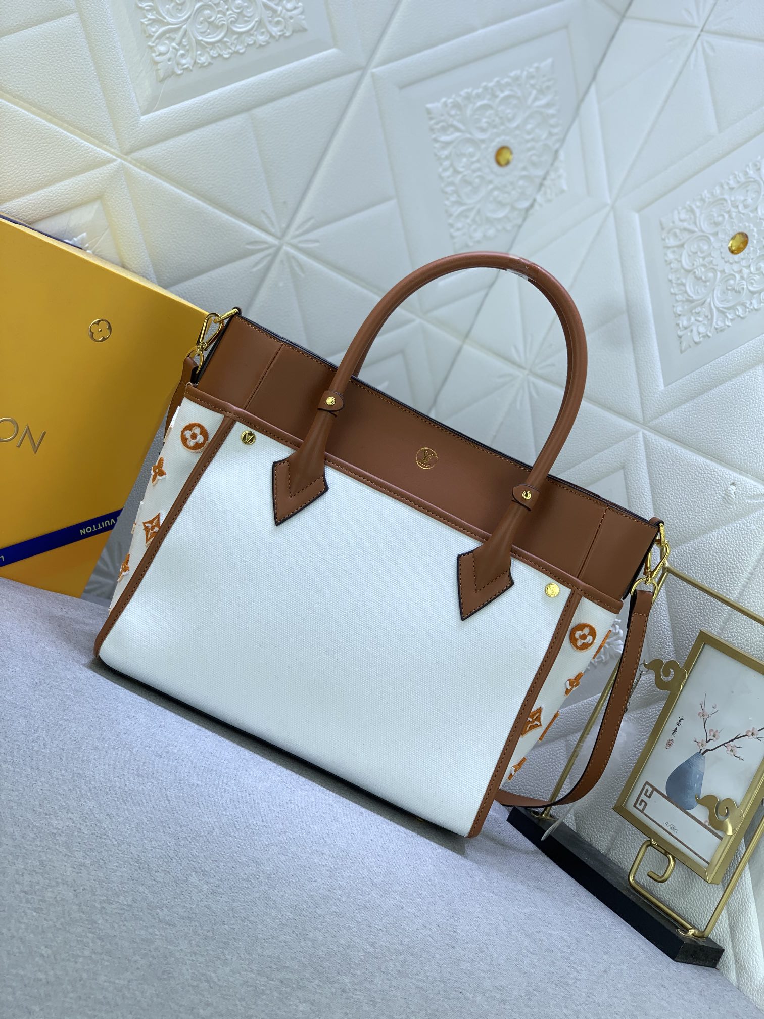 Louis Vuitton On My Side M59842 30.5 x 24.5 x 14cm