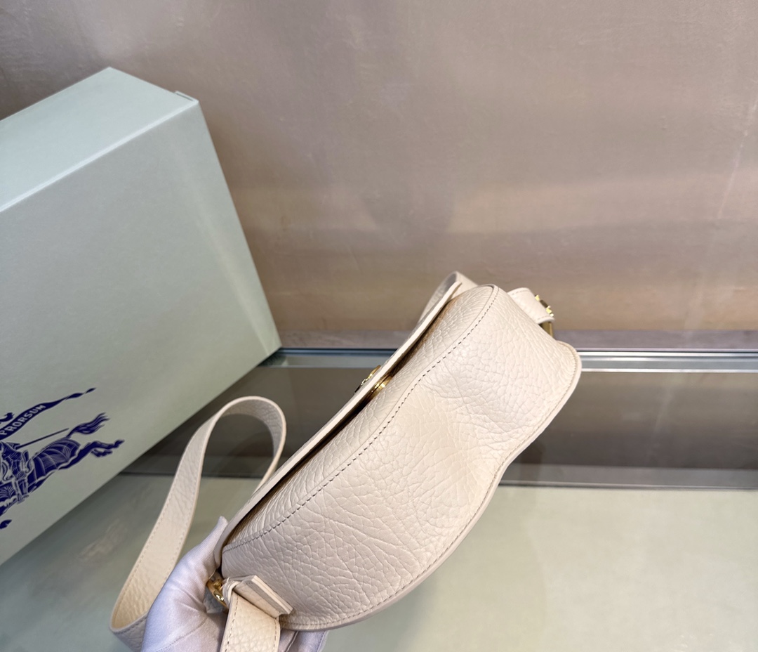 Burberry Chess 579175 (3) 25 × 6.5 x 17.5cm