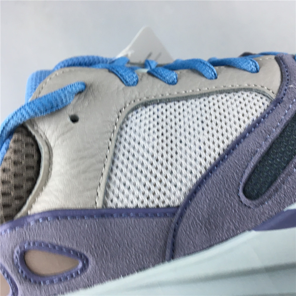 adidas Yeezy Boost 700Carbon Blue