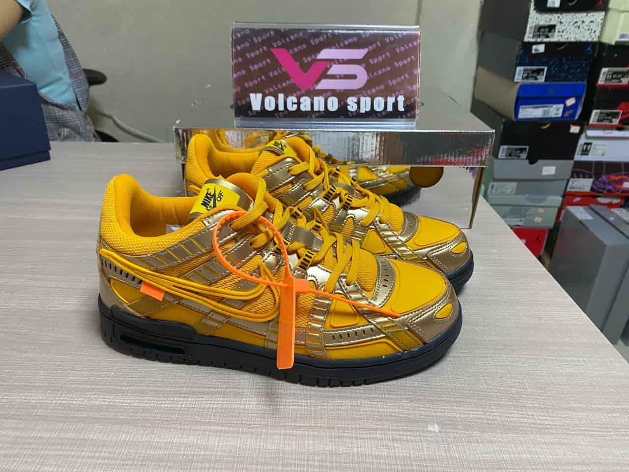 Air Rubber Dunk Off-White University Gold CU6015-700