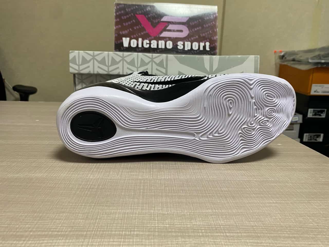 Kobe 9 Elite Black History Month 704304-010