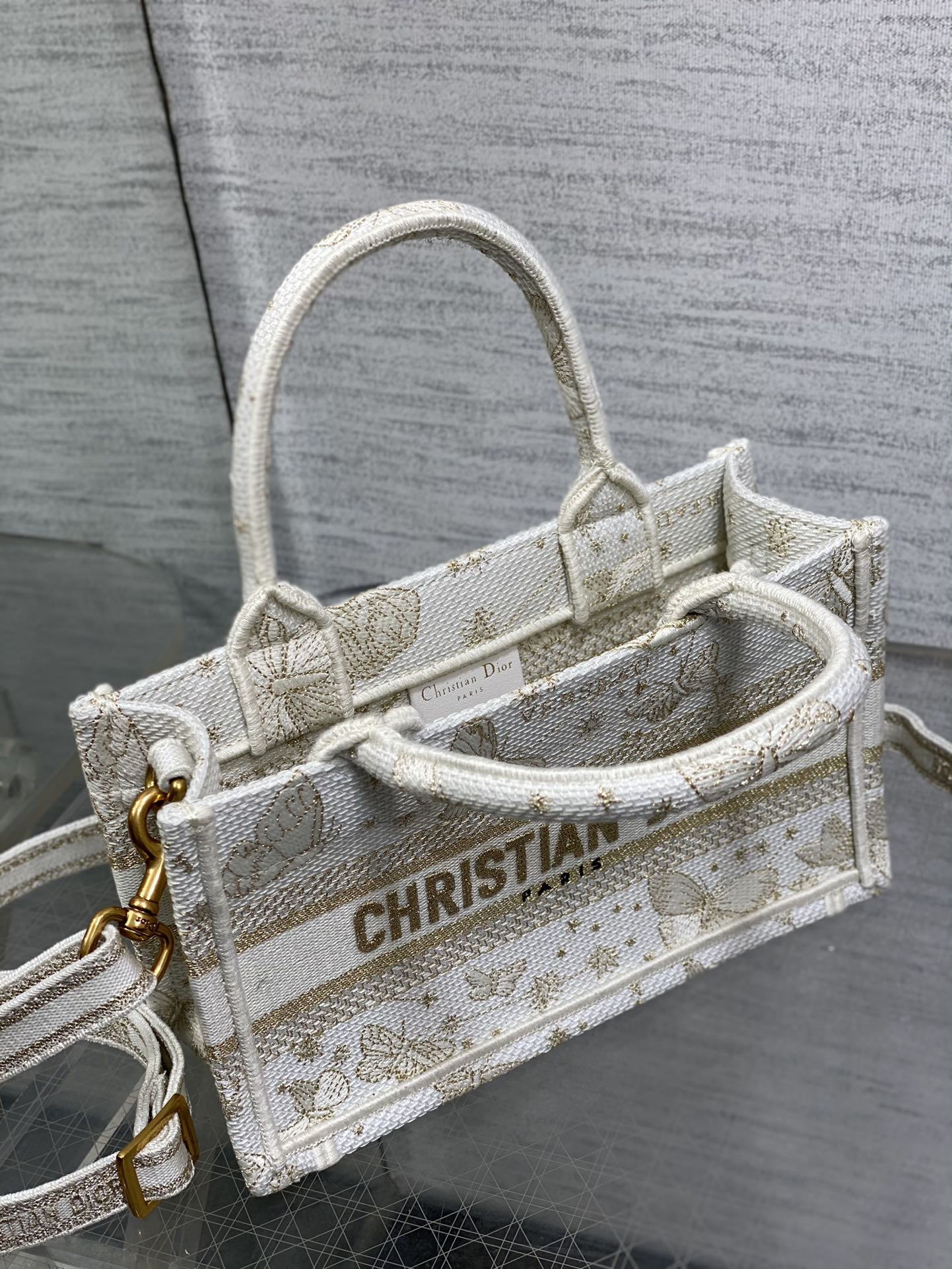 Dior Tote 24 (2)