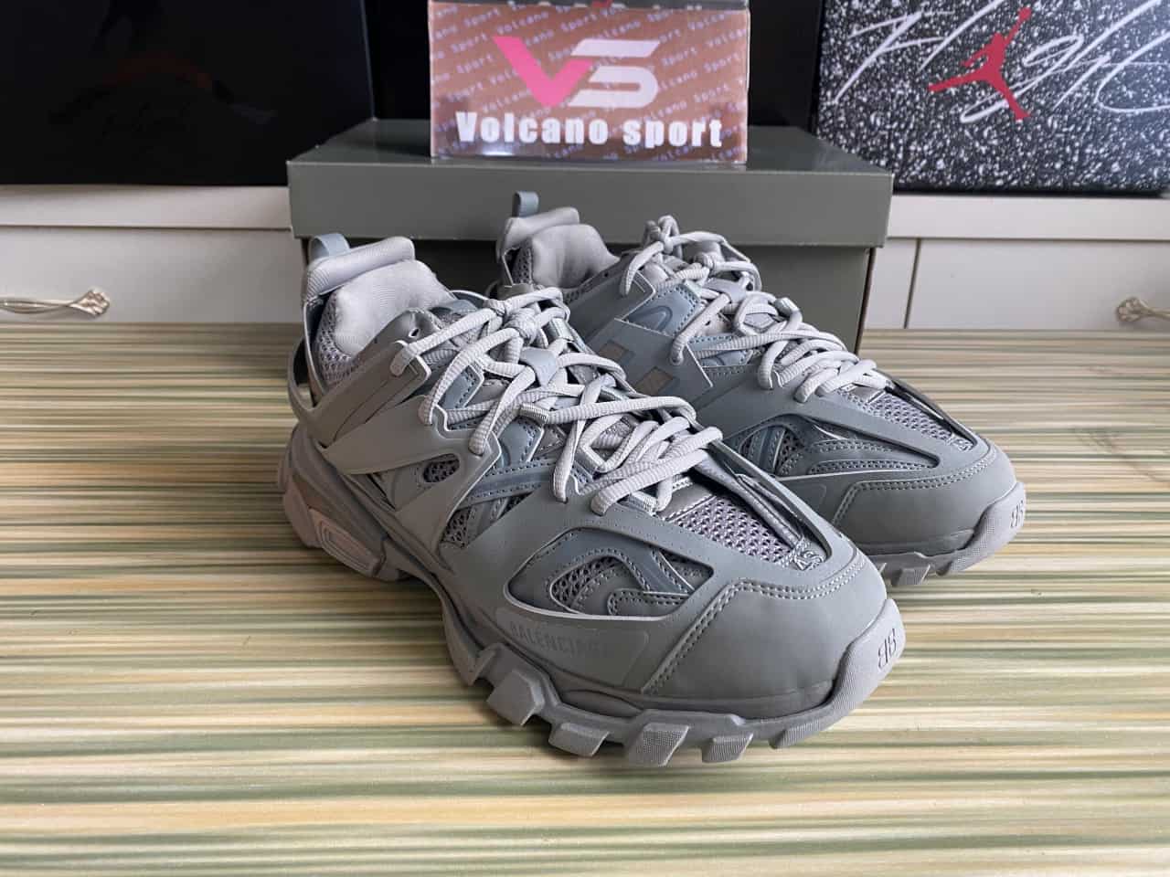 Bale*ciaga Track Light Grey