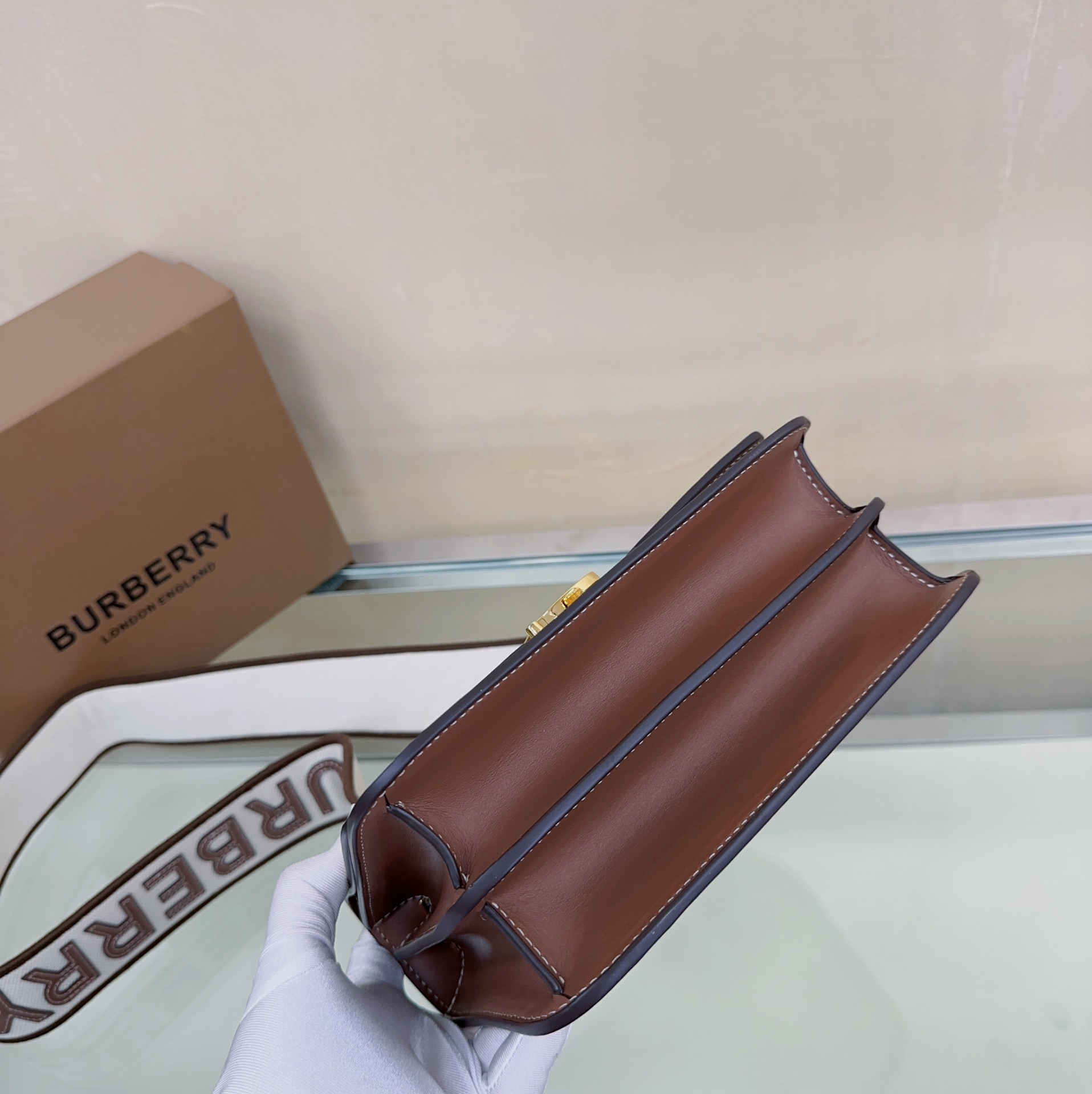 Burberry Thomas Burberry 419165 21 x 6 x 16cm