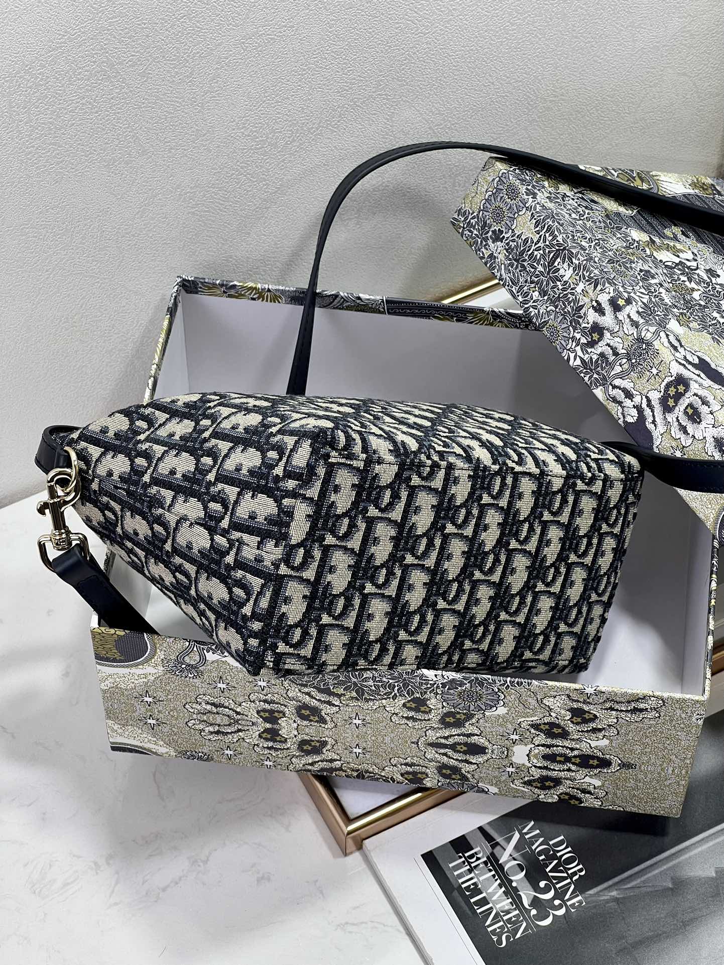 Dior Travel Nomad 3103 22x13x9.5cm