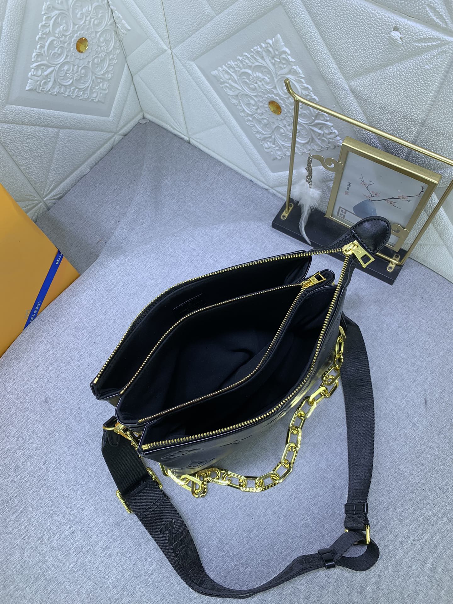 Louis Vuitton  Mini Soft Trunk M22398 (5) 18.5 x 13.0 x 8.0cm