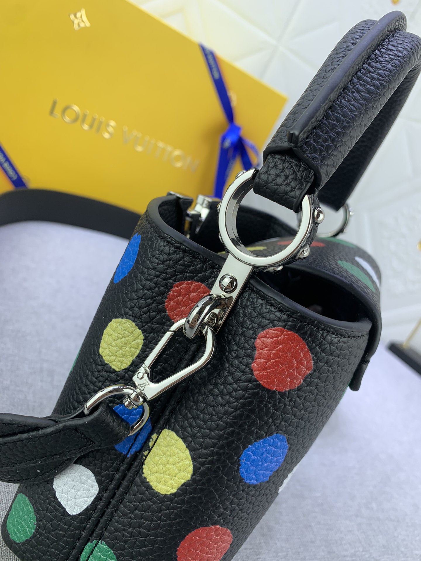 Louis Vuitton x YK Capucines M21663 21x14x8cm