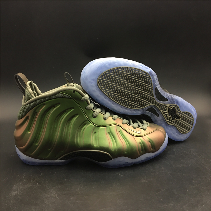 Nike Air Foamposite One Iridescent (Women's) AA3963-001