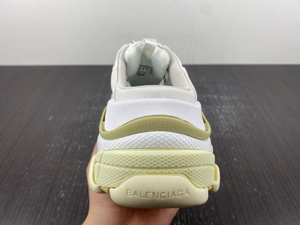 BALENCIAGA TRIPLE 755686 W3SM2 9097