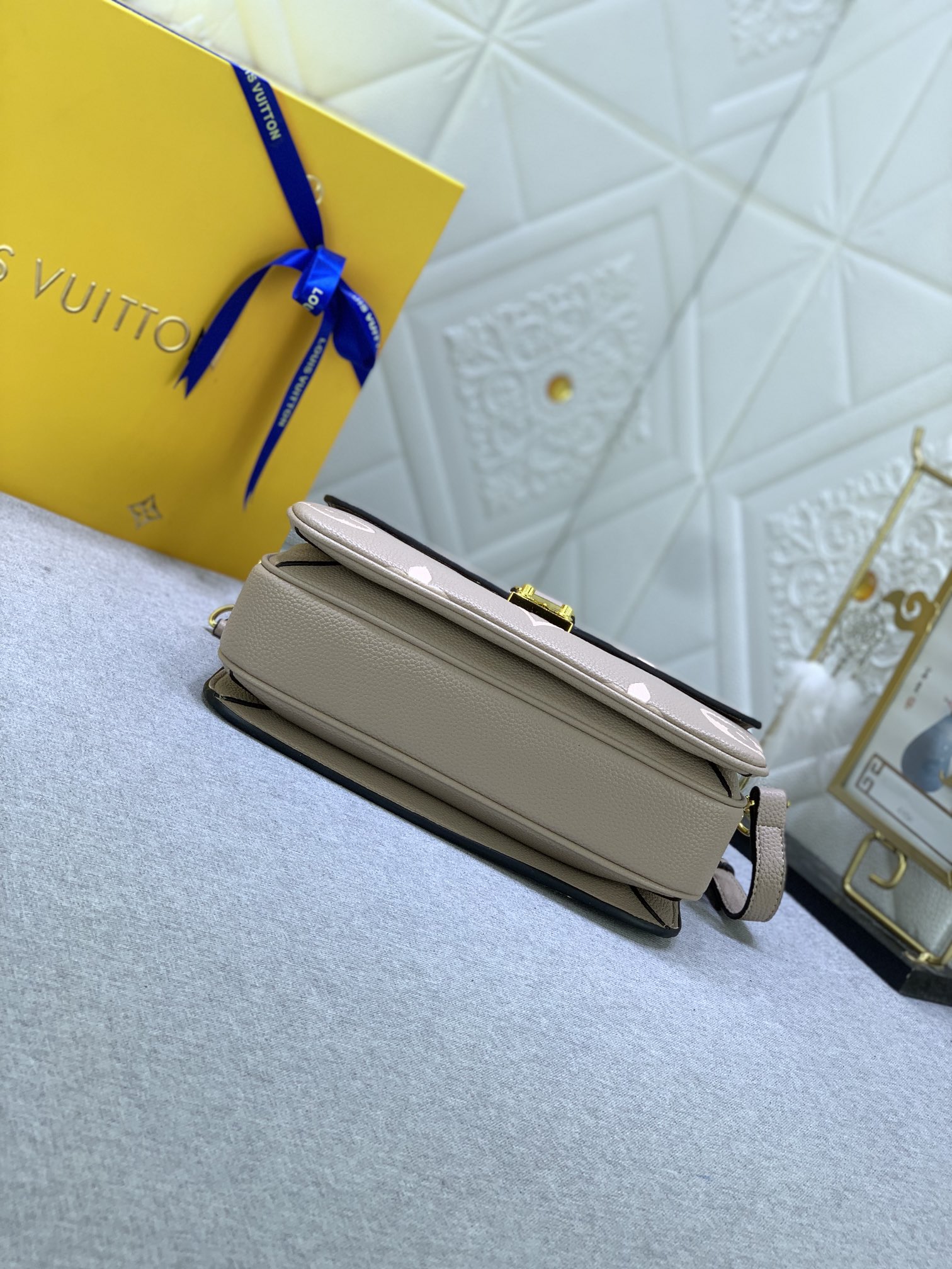 Louis Vuitton Pochette Metis M46302 (6) 25 x 19 x 7cm