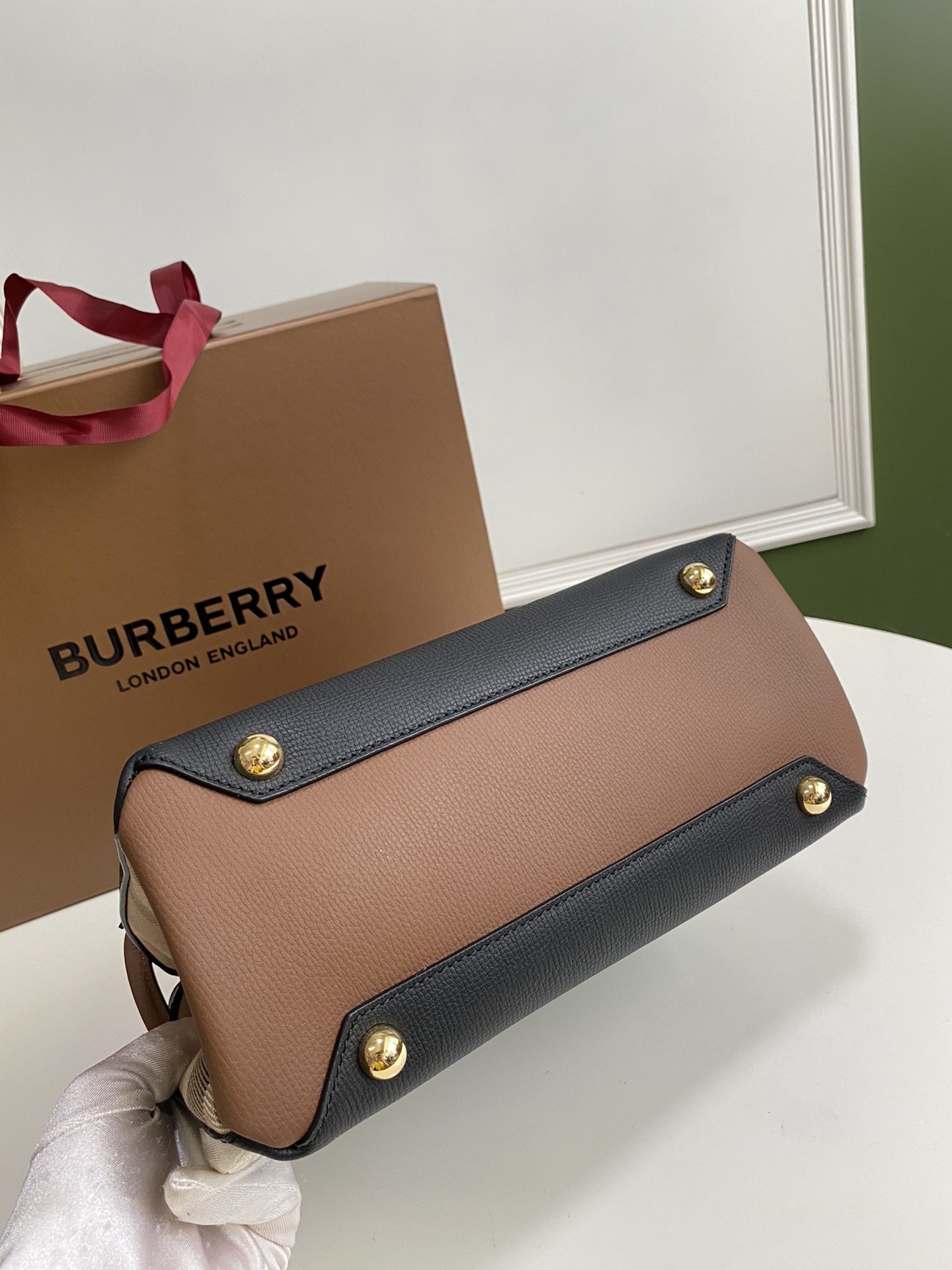Burberry The Banner 713163 (2) 26cm