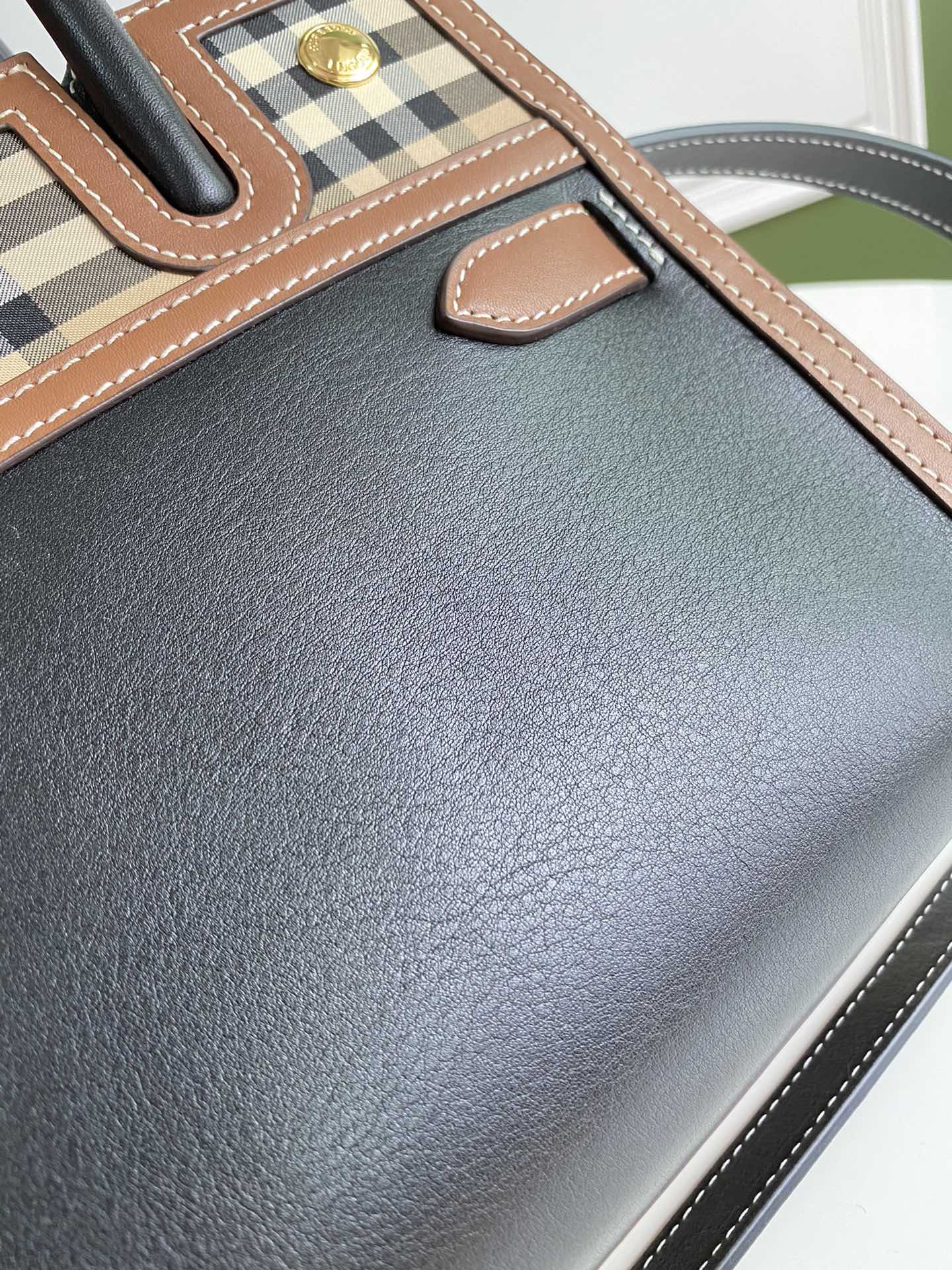 Burberry 267175 26 x 13.5 x 20cm