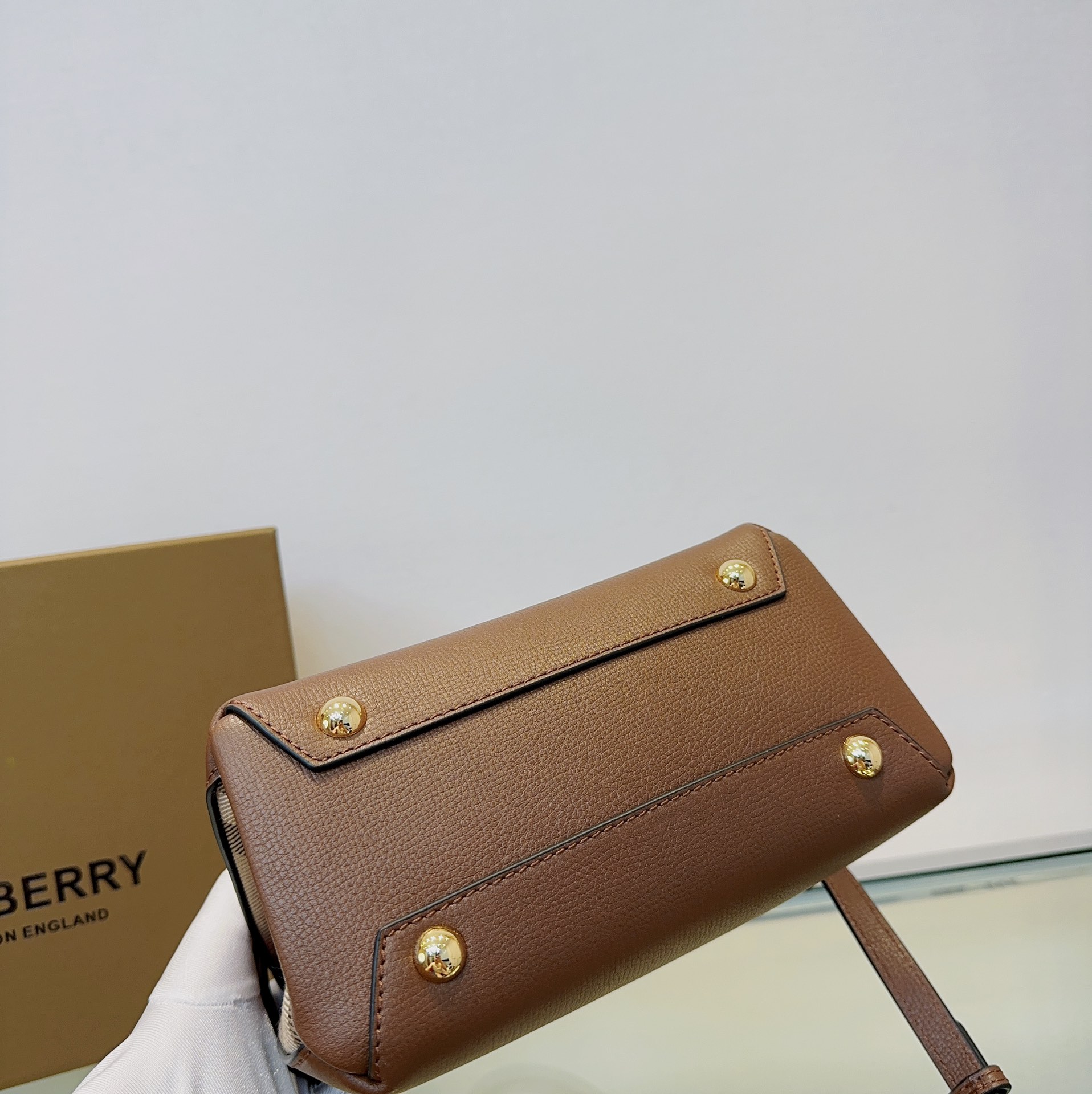 Burberry The Banner 7121 22 x 12 x 17cm