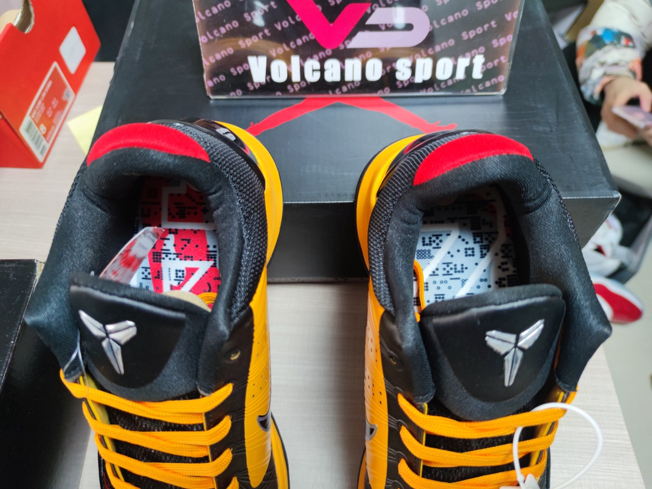 Kobe 5 Protro Bruce Lee CD4991 700