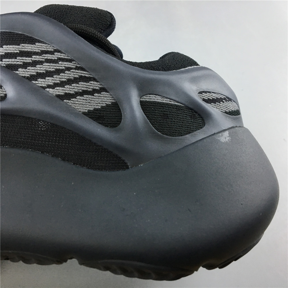 adidas Yeezy 700 V3Alvah