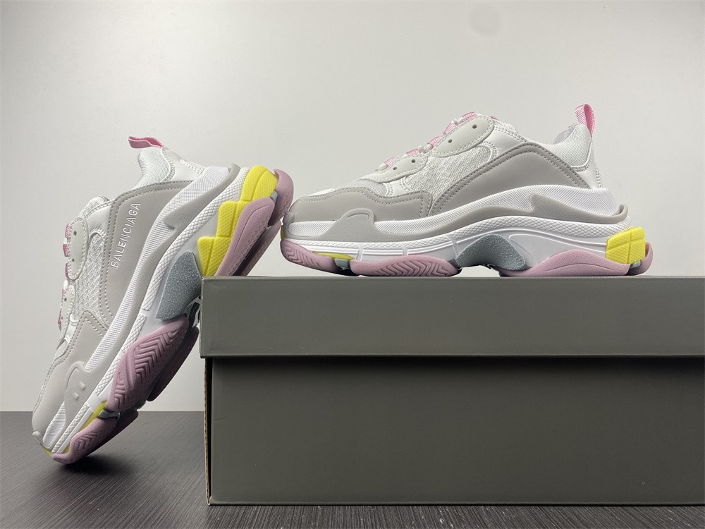 BALENCIAGA Triple S 2021 SS Women's triple s sneaker in pink
