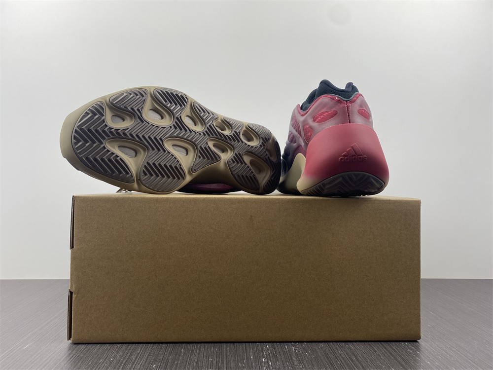 adidas Yeezy 700 V3Fade Carbon