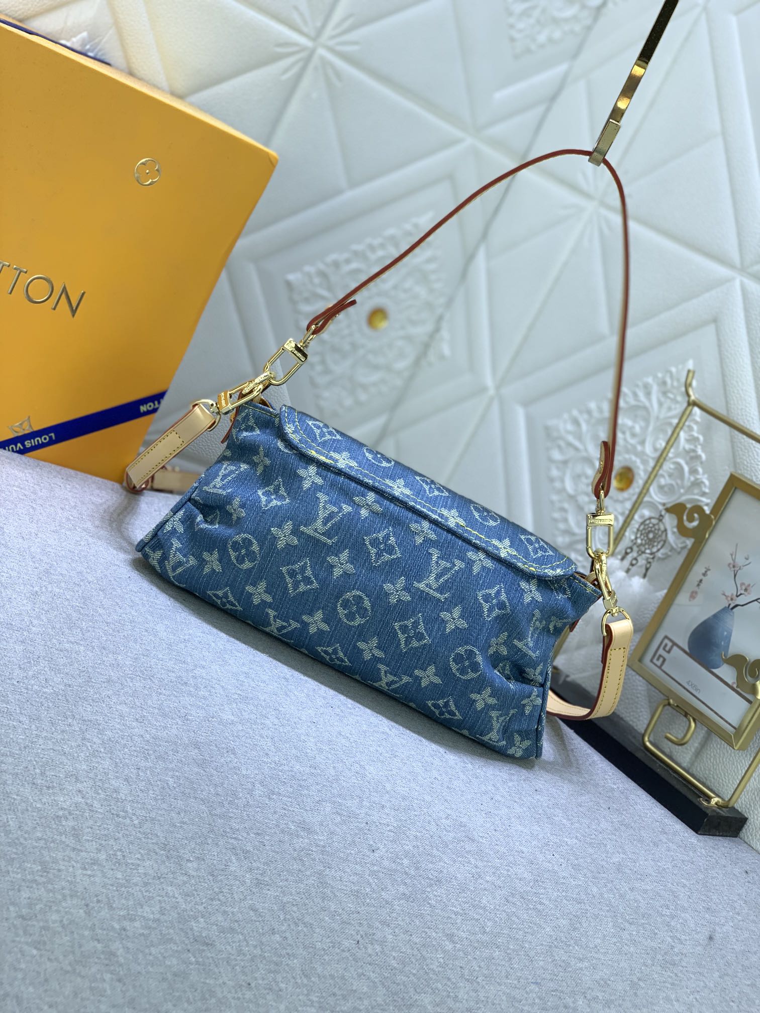 Louis Vuitton M95050 26x17x7CM