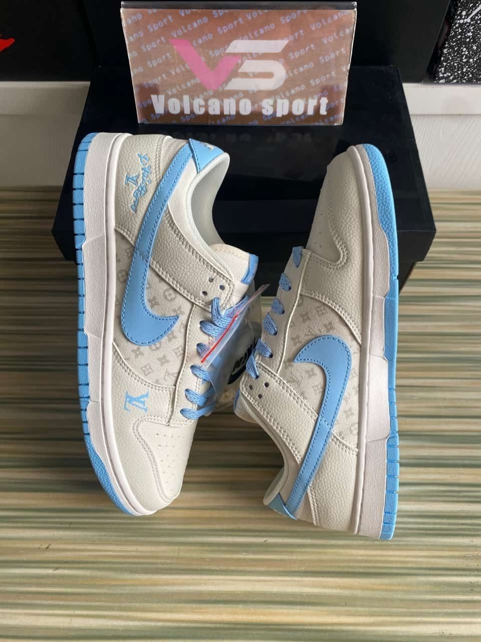 Dunk Low X LV Sky Blue Canvas XD1688-011