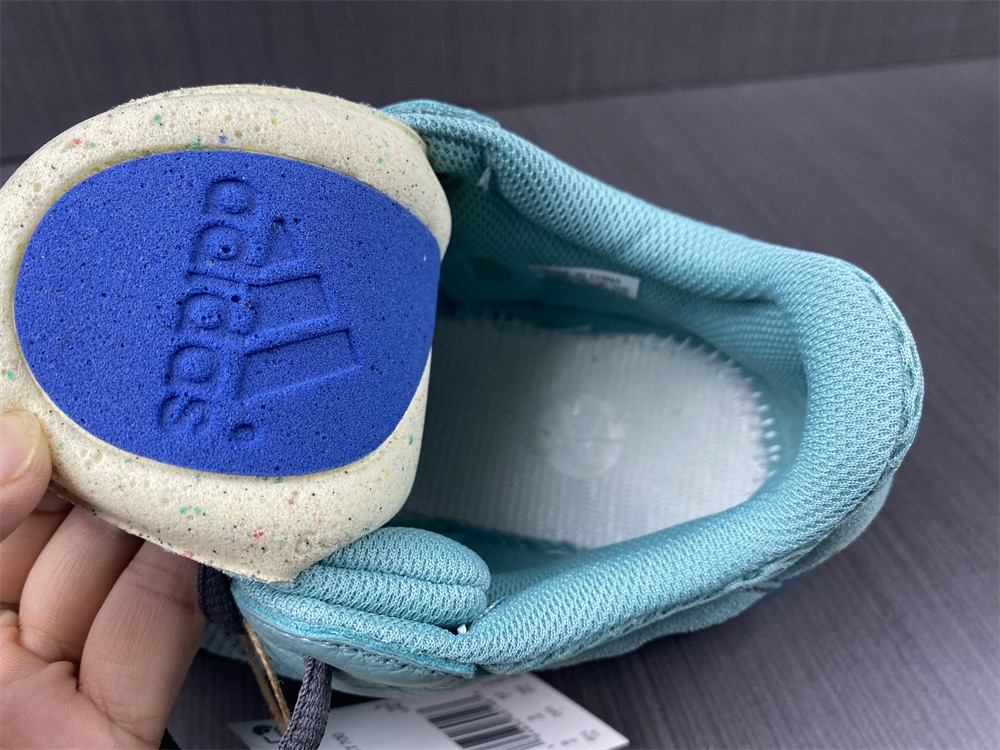 Adidas Yeezy700 Fadazu