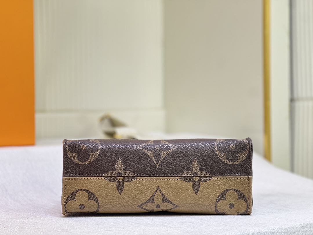 Louis Vuitton OnTheGo M46653 25x13x10cm