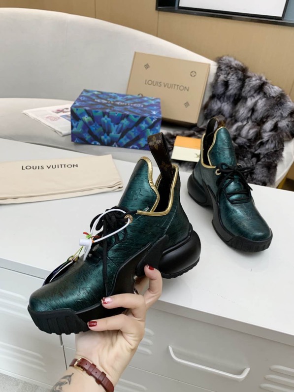 Louis Vuitton Archlight