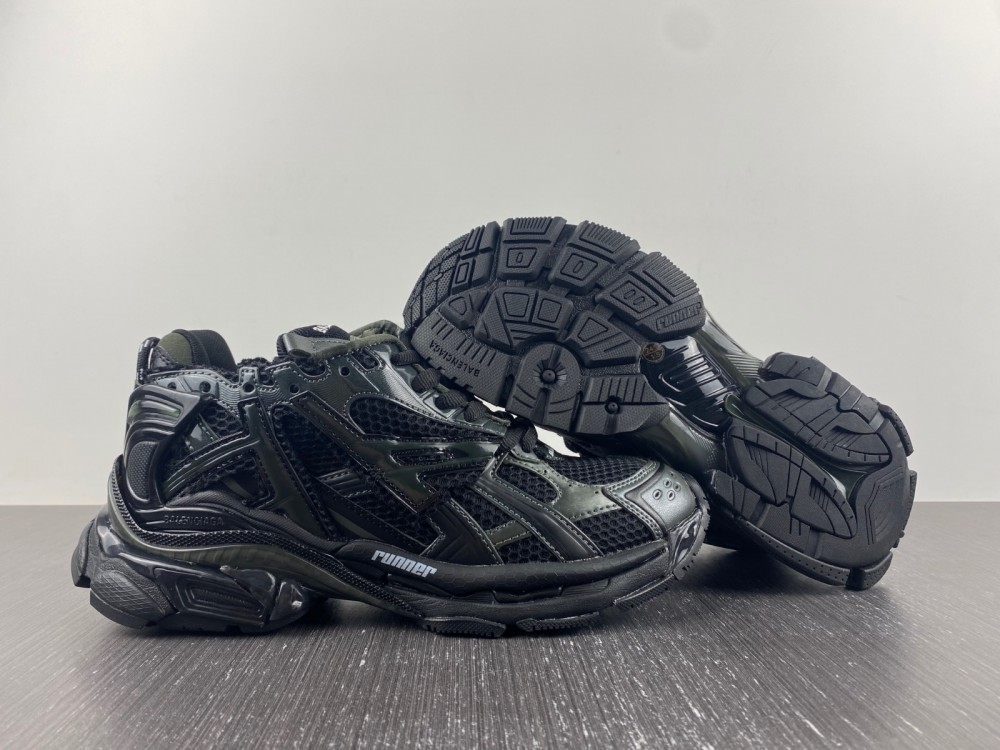 Balenciaga Runner Sneaker 'Black'