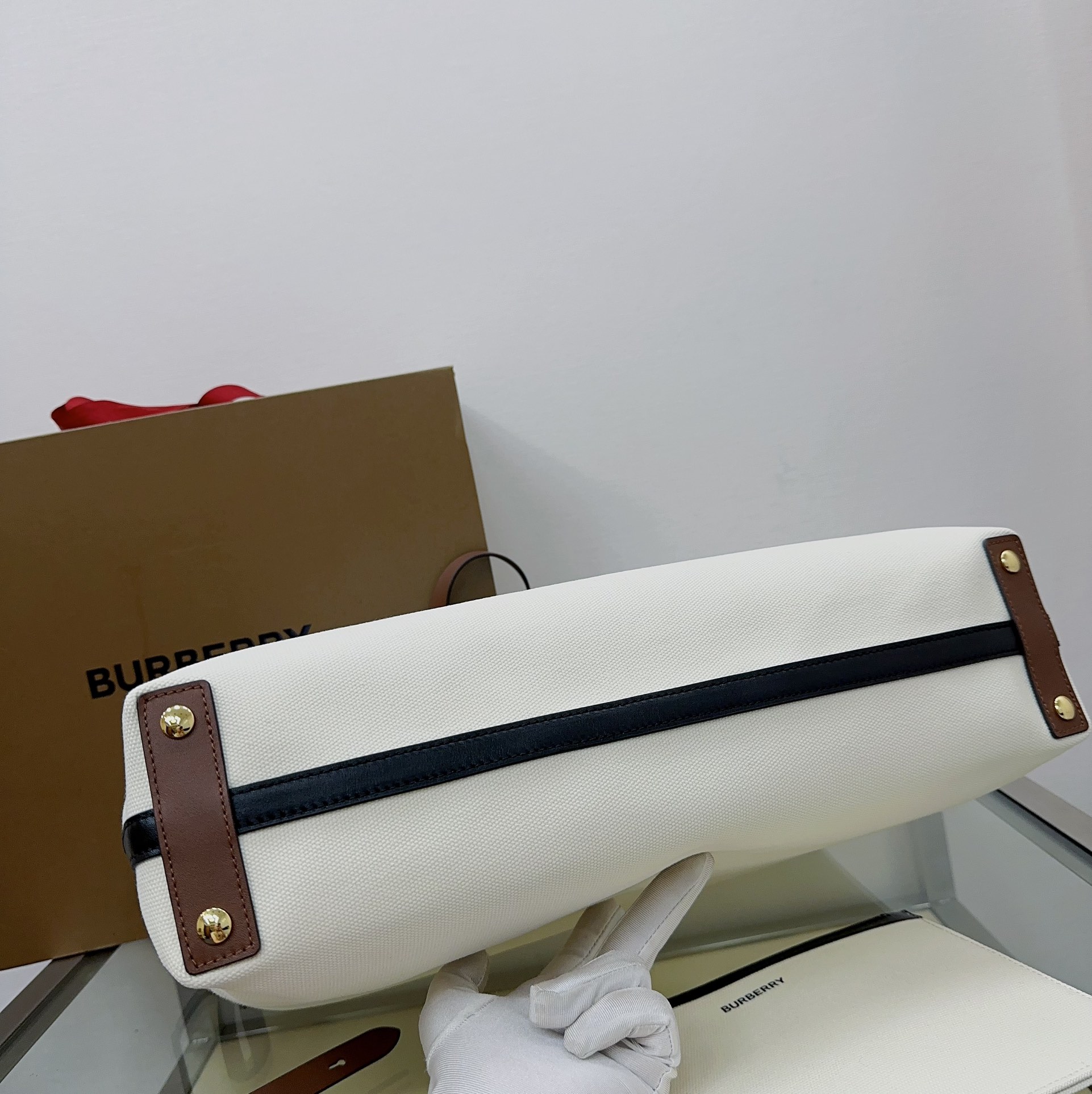 Burberry The Belt 341165 (2) 43x10x38cm