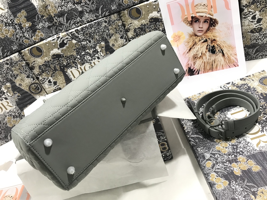 Dior Lady M0566(6) 32 x 25 x 11cm