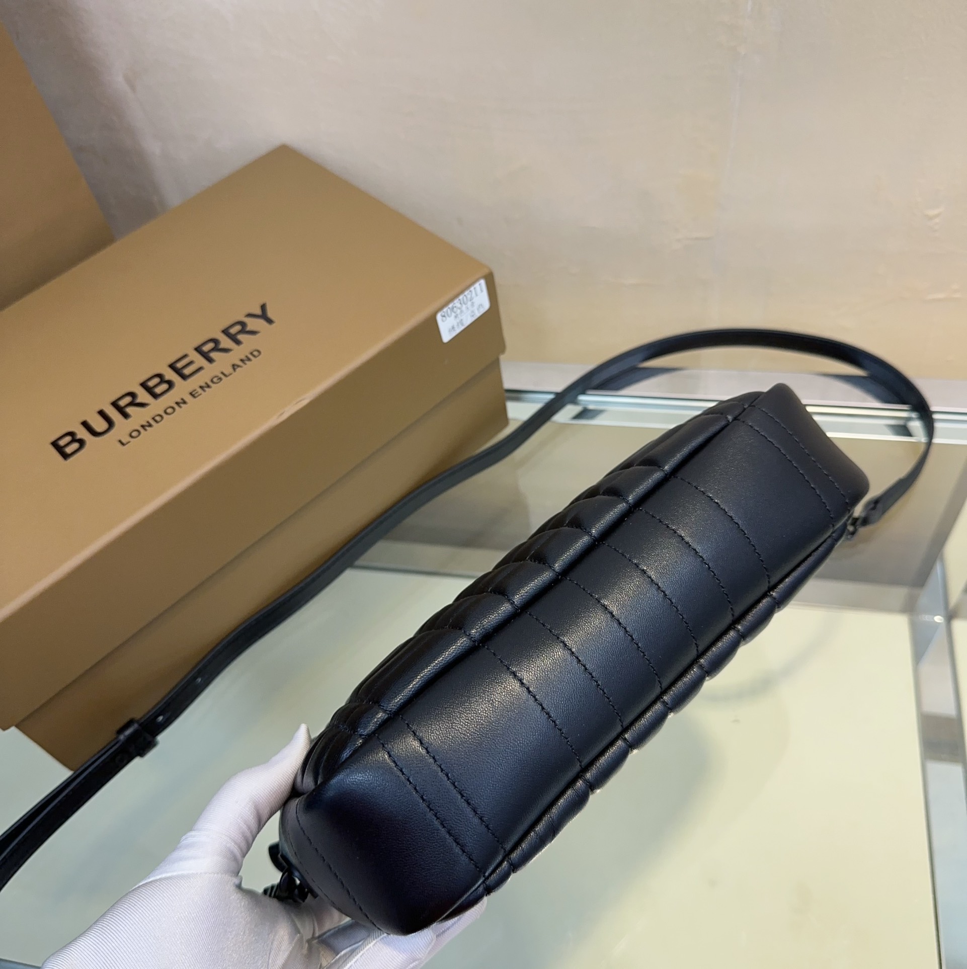 Burberry Lola  021163 24 x 6× 15cm