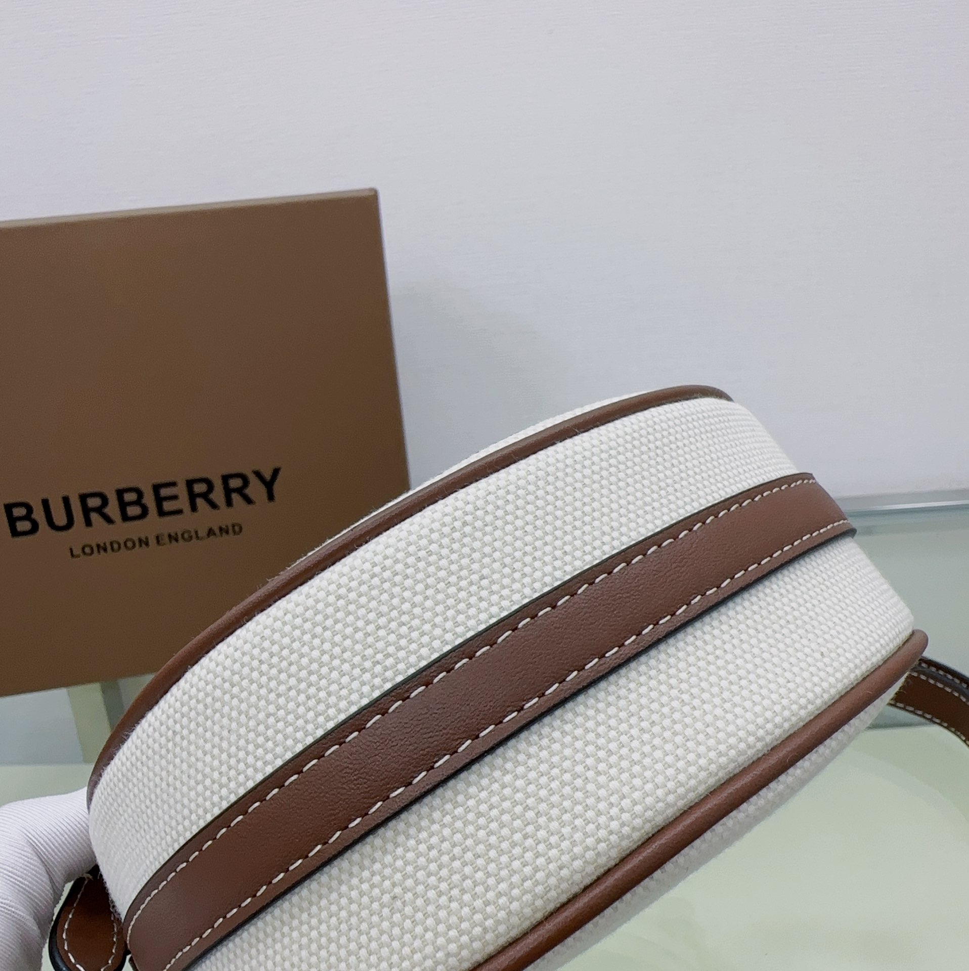 Burberry Louise 293150 17 x 7 x 17cm