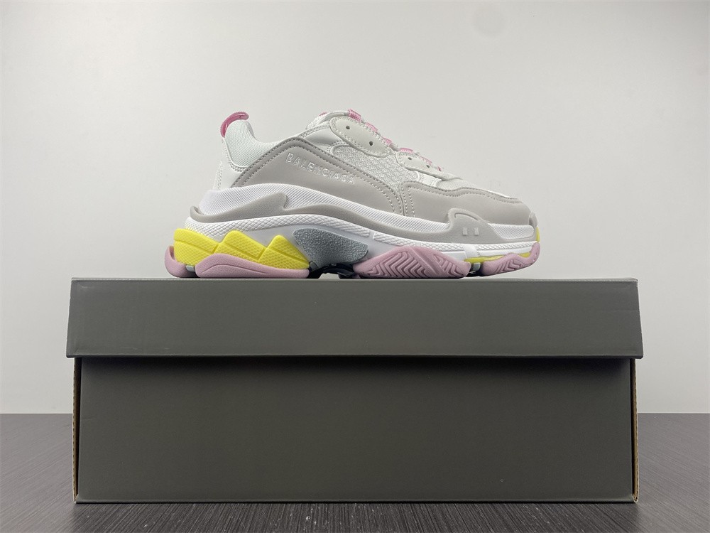 BALENCIAGA Triple S 2021 SS Women's triple s sneaker in pink