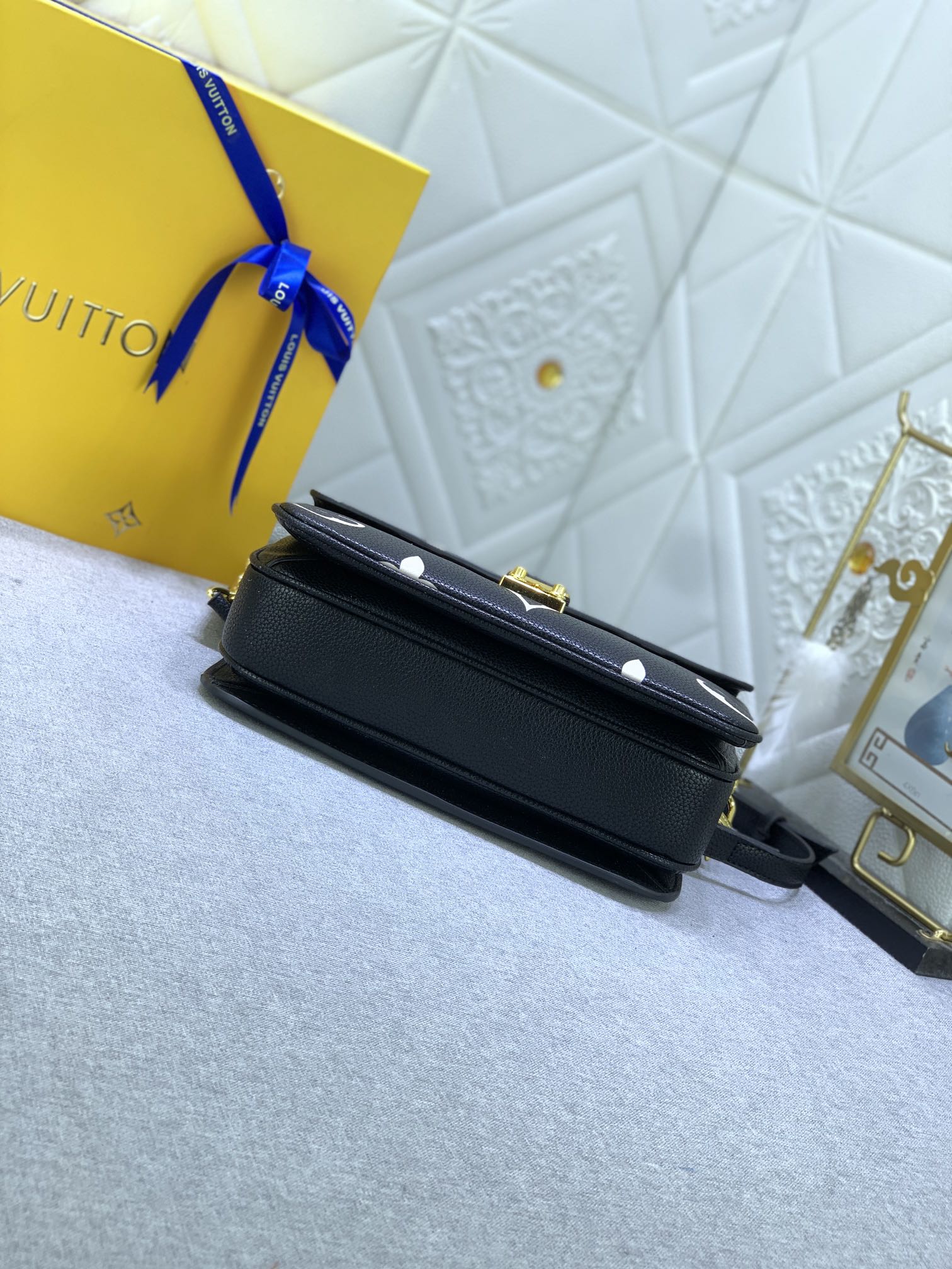 Louis Vuitton Pochette Metis M46302 (5) 25 x 19 x 7cm